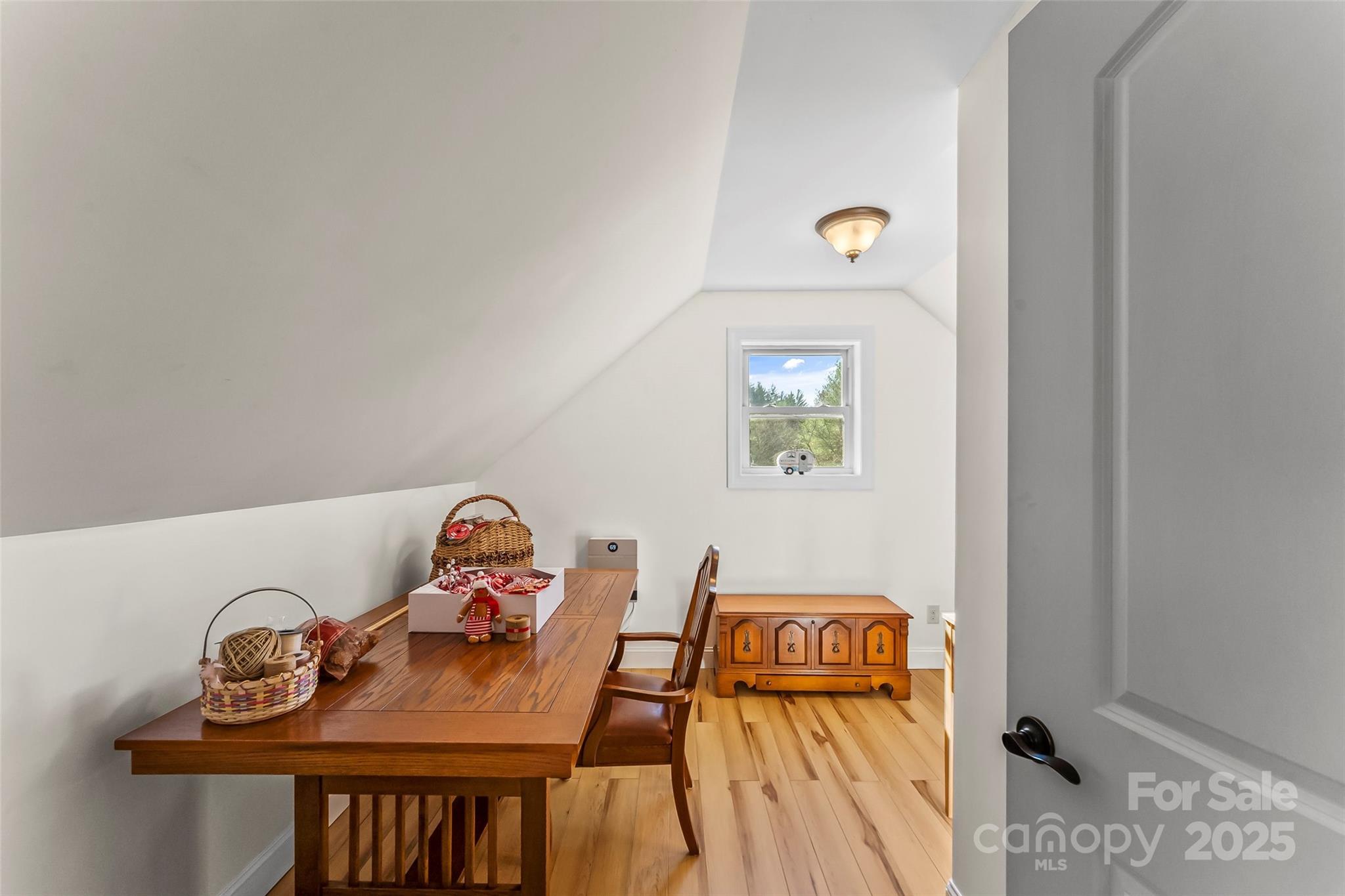 5346 Oak Crest Lane