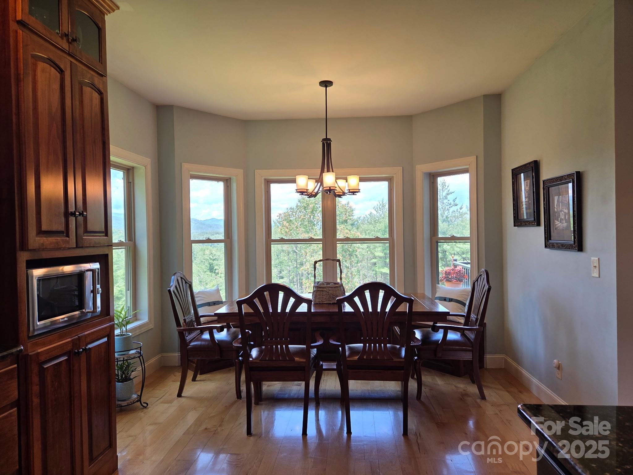 5346 Oak Crest Lane