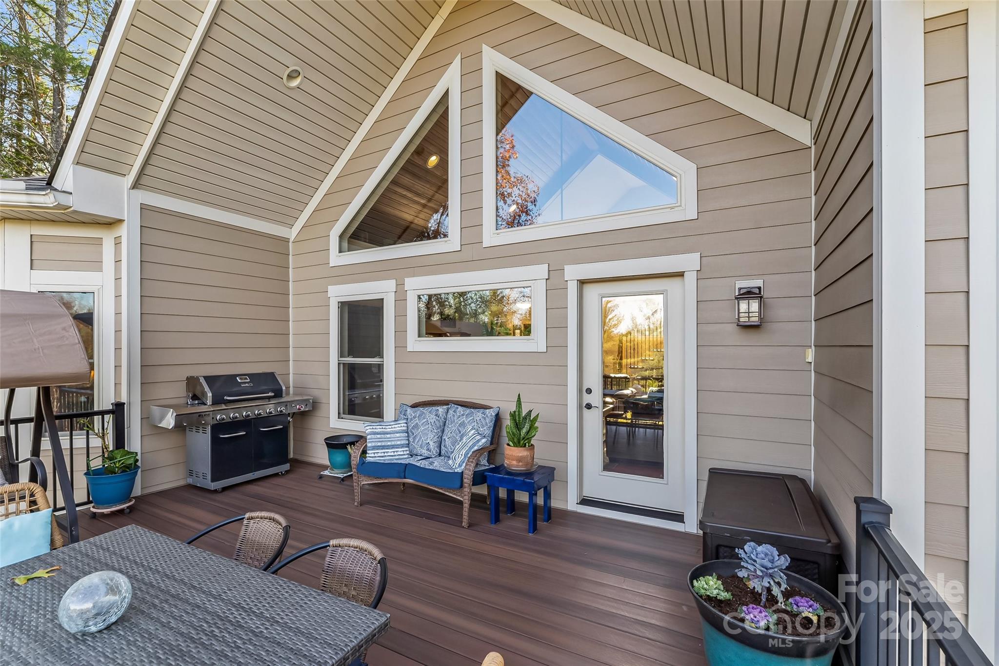 5346 Oak Crest Lane