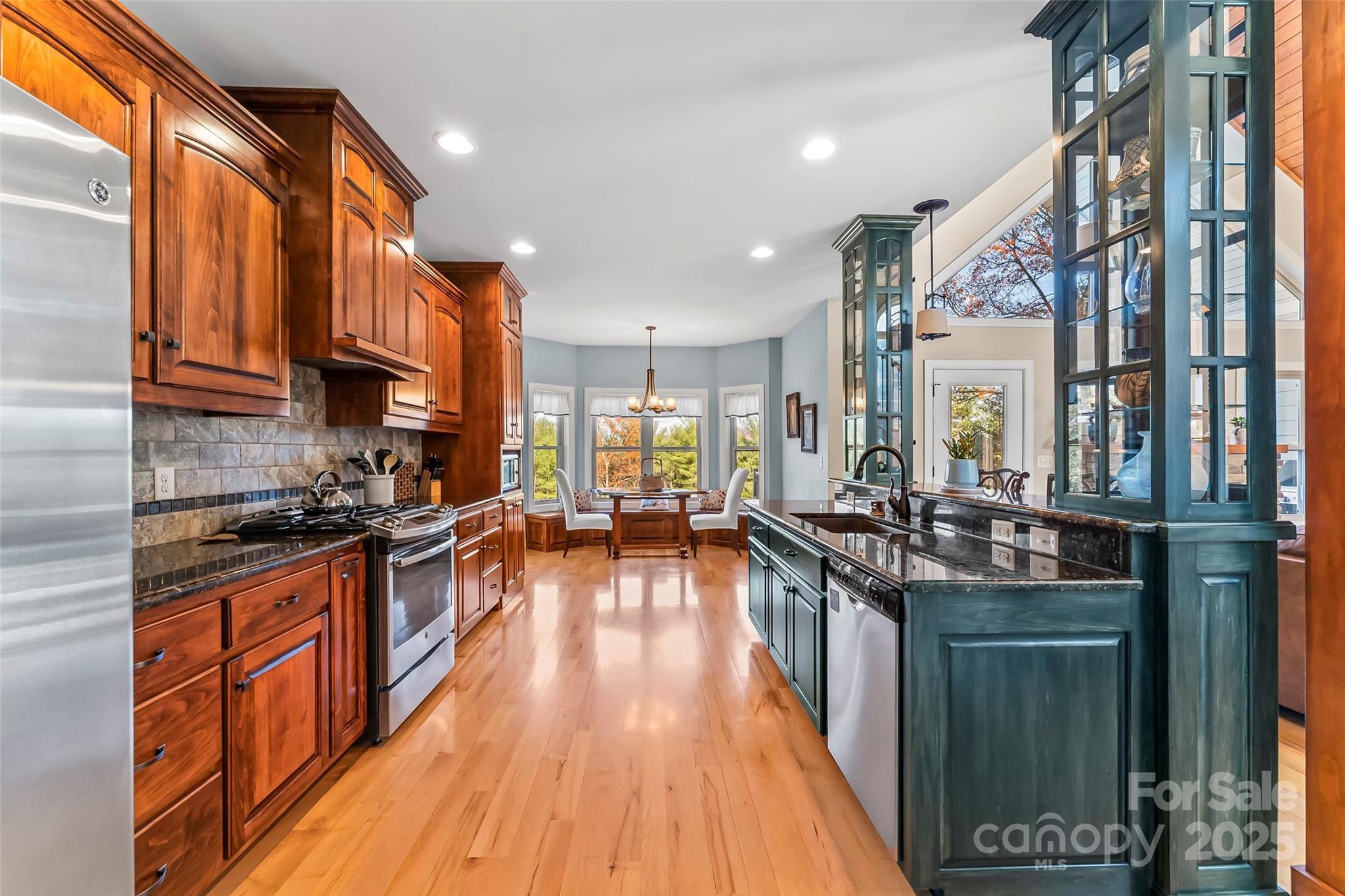 5346 Oak Crest Lane