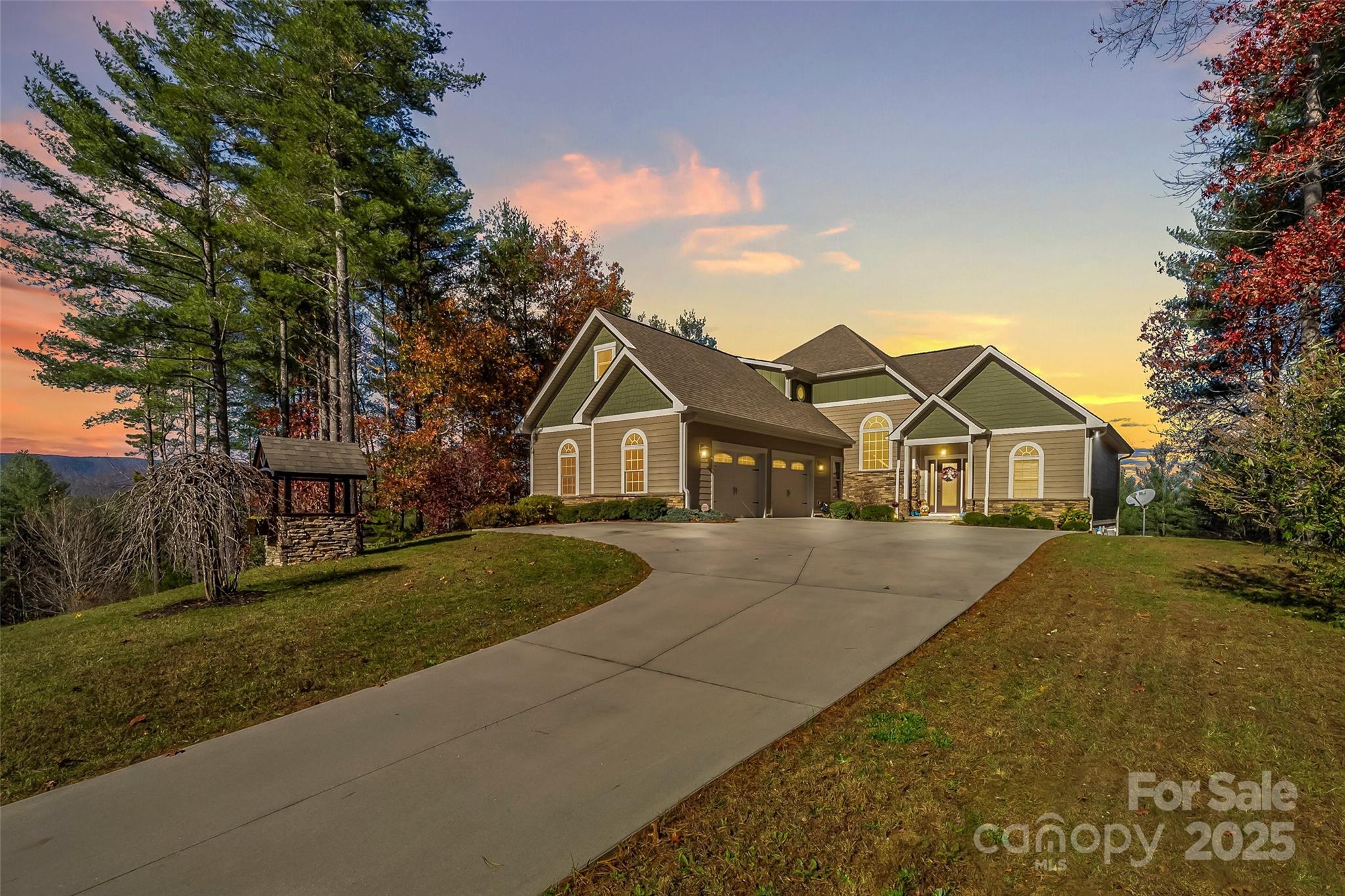 5346 Oak Crest Lane