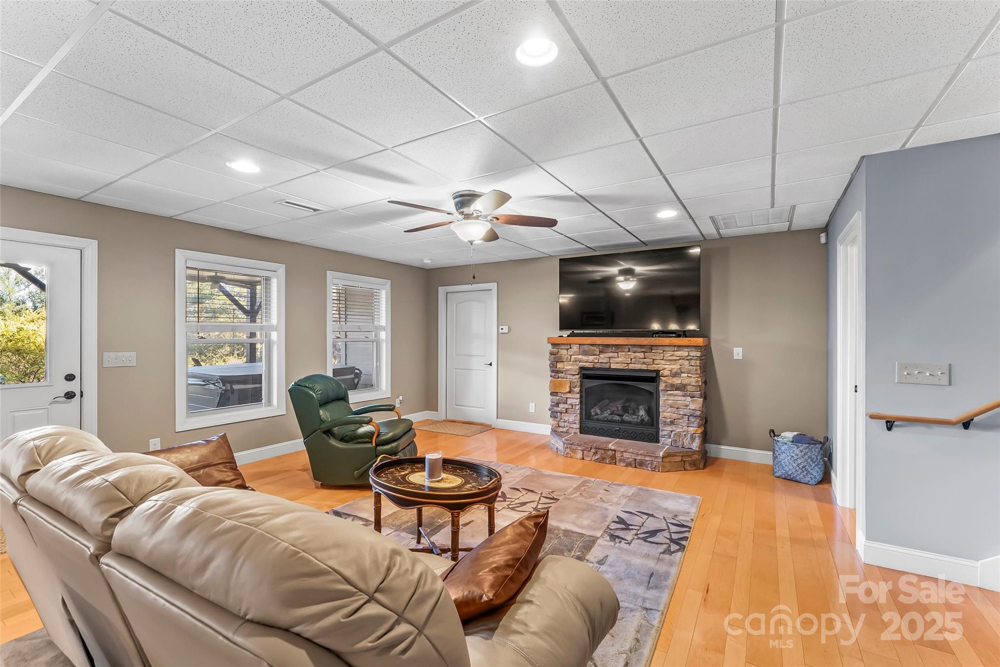 5346 Oak Crest Lane
