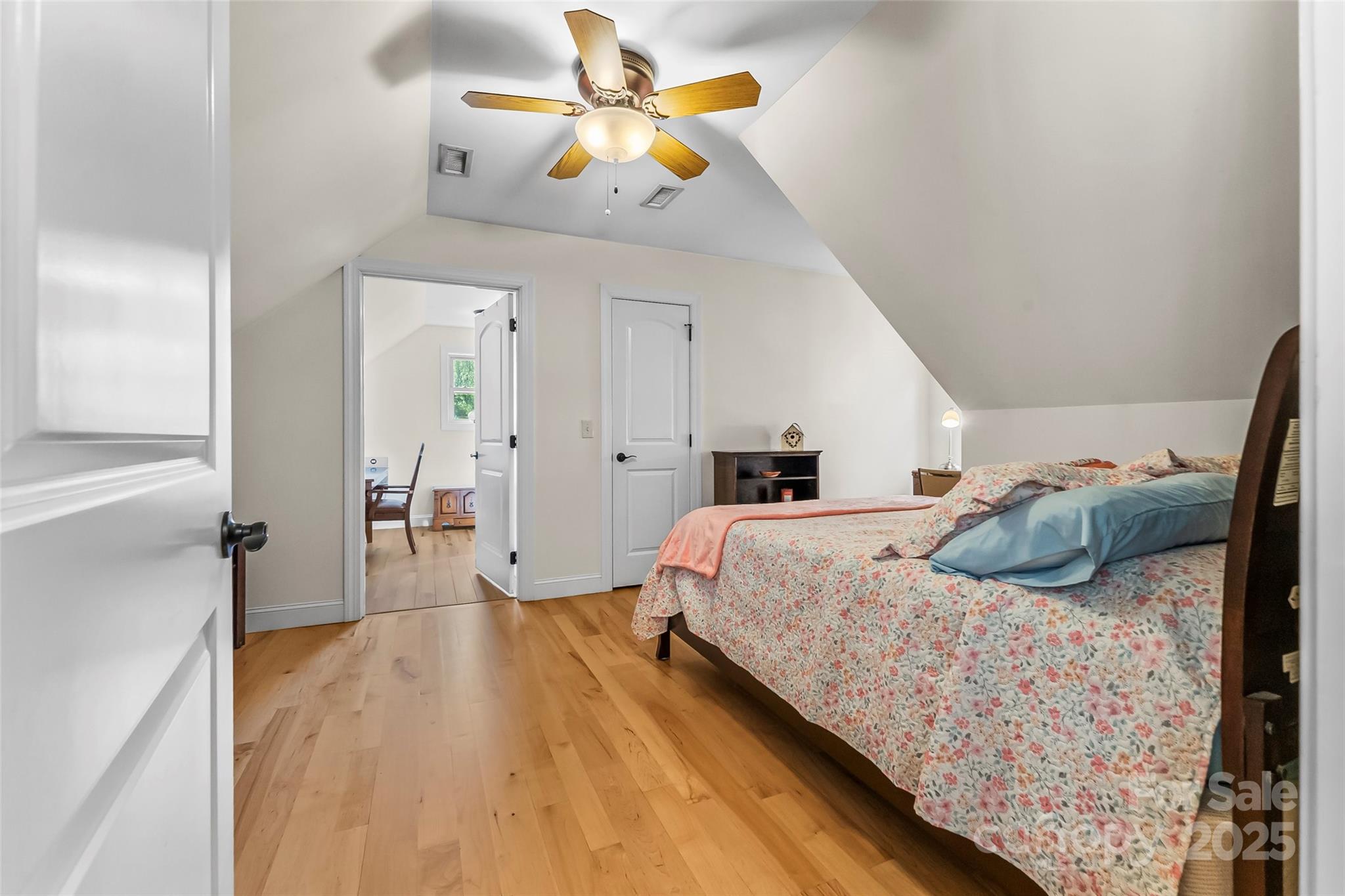 5346 Oak Crest Lane