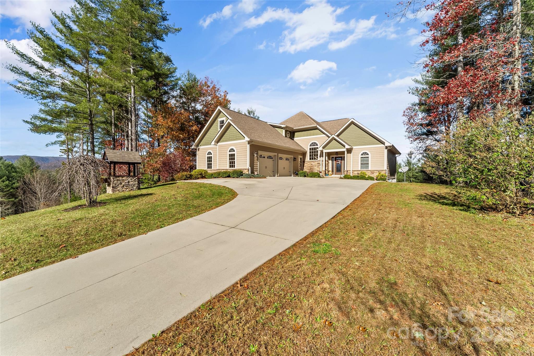 5346 Oak Crest Lane