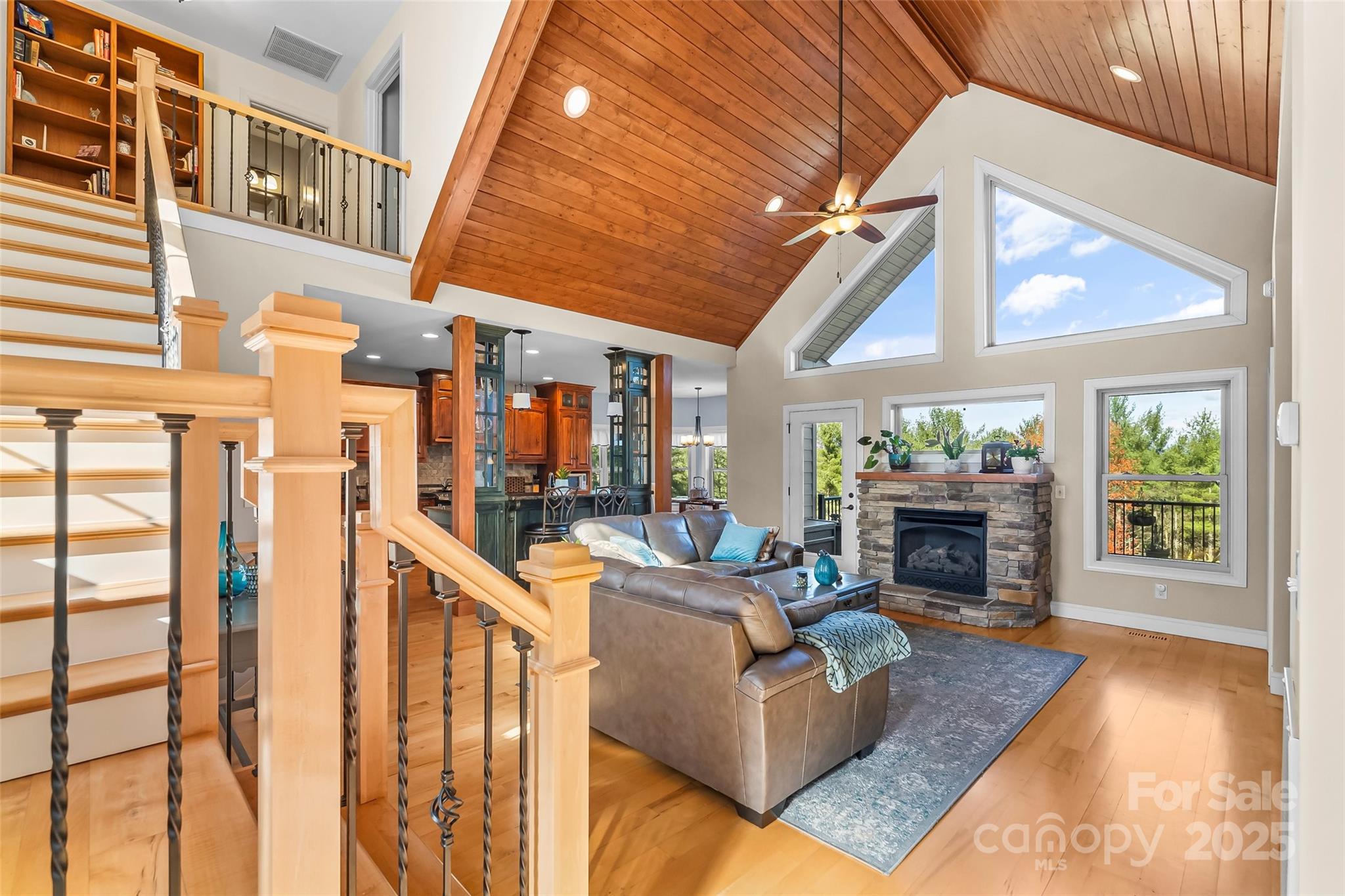 5346 Oak Crest Lane