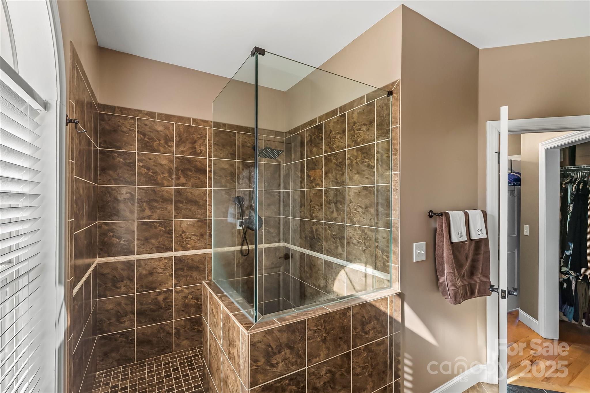 5346 Oak Crest Lane