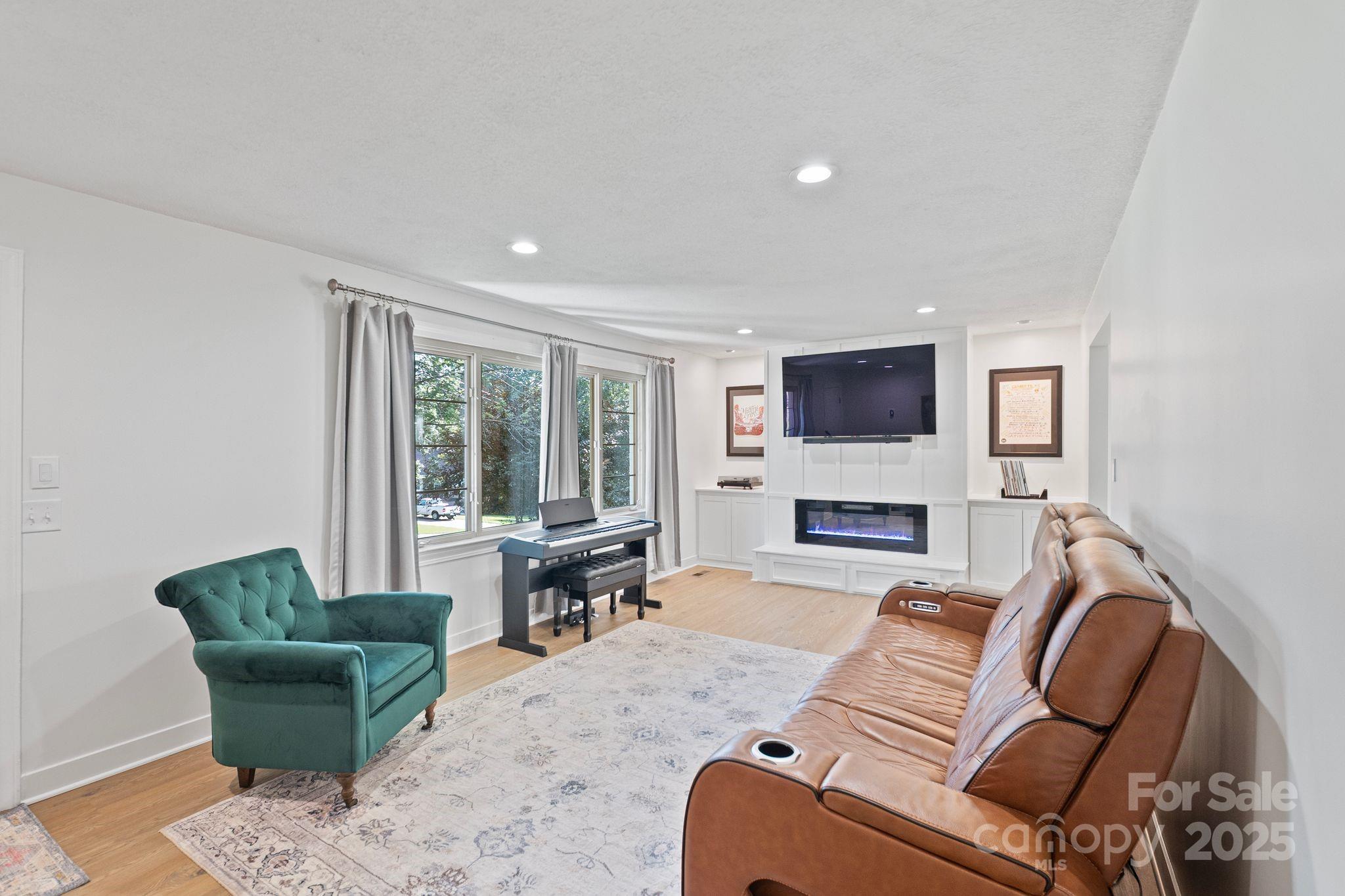 5703 Valley Field Road