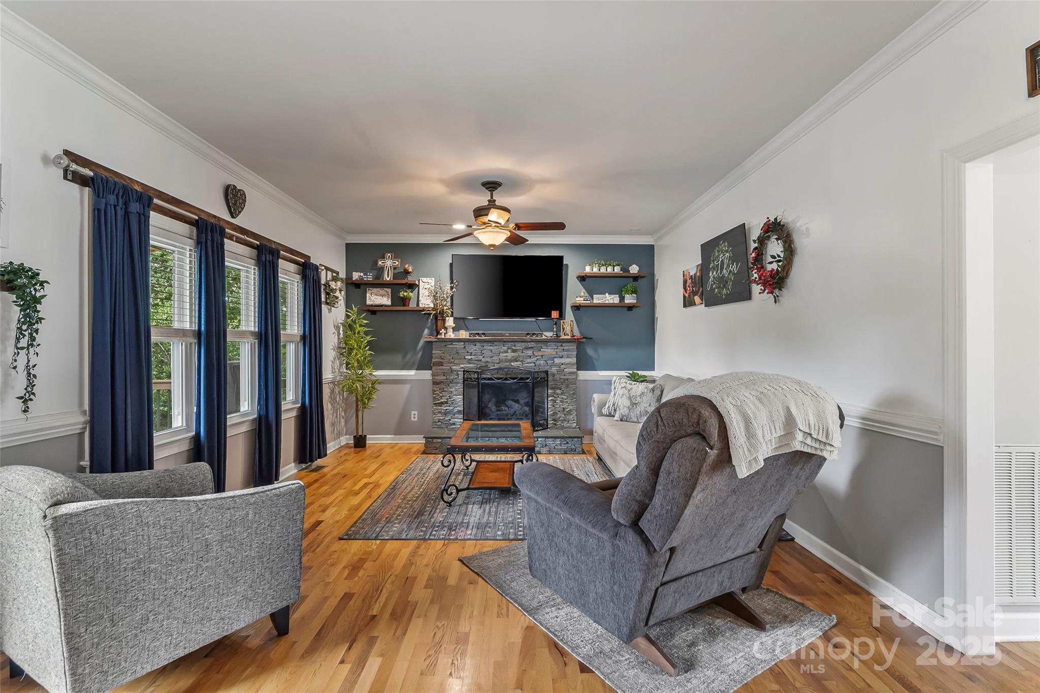3765 11th Street NE