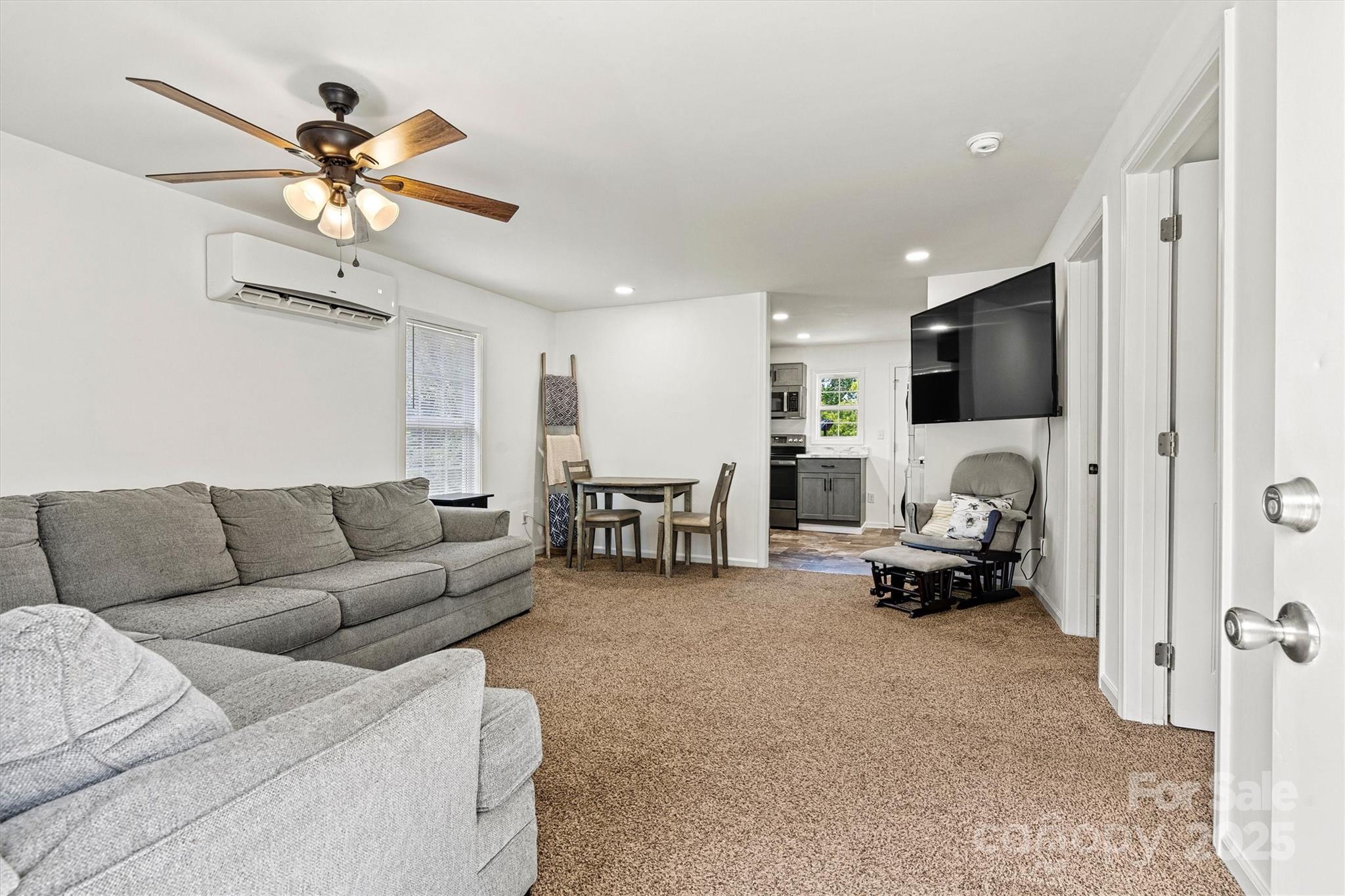 428 Folk Street NW