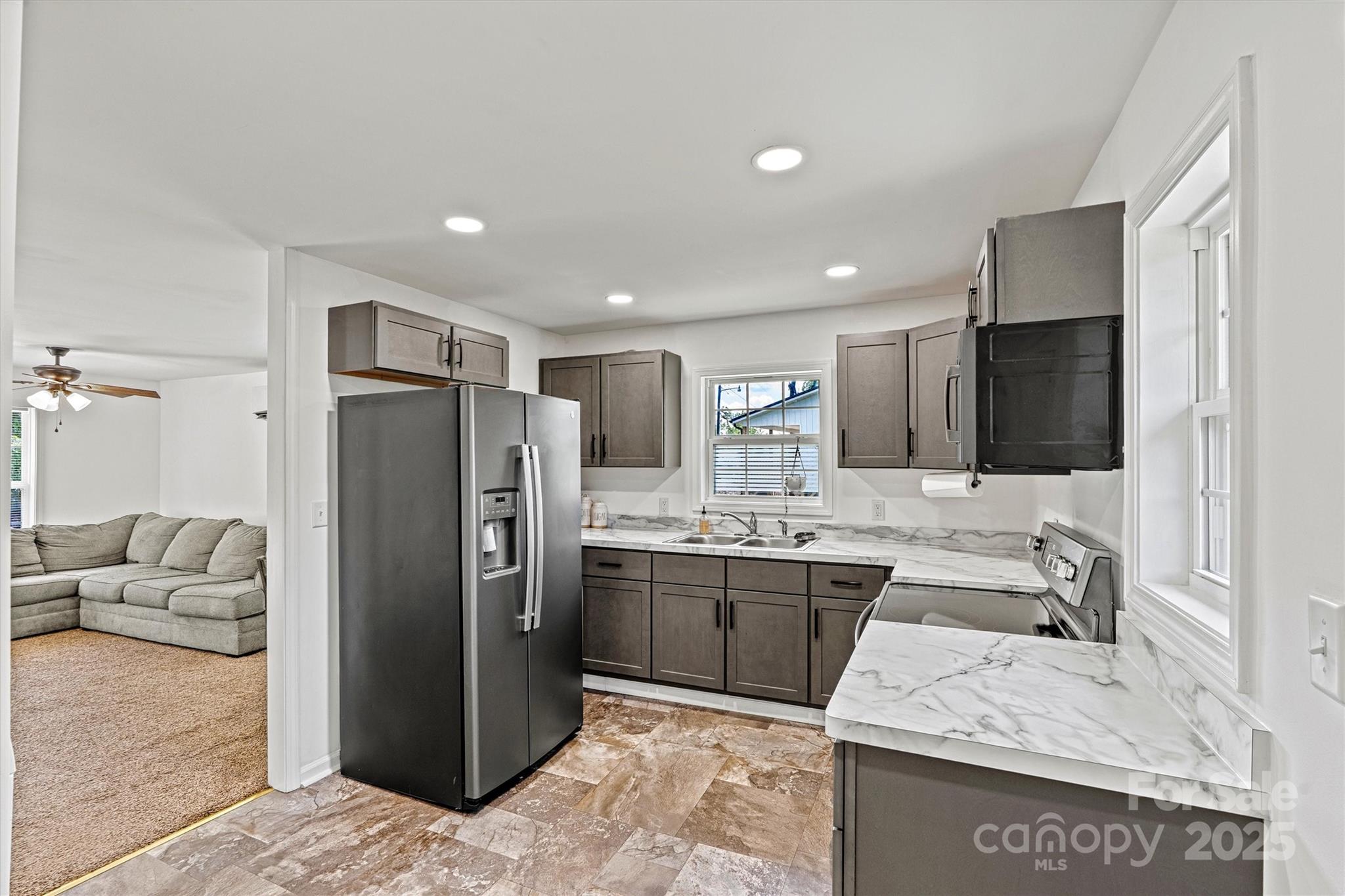 428 Folk Street NW