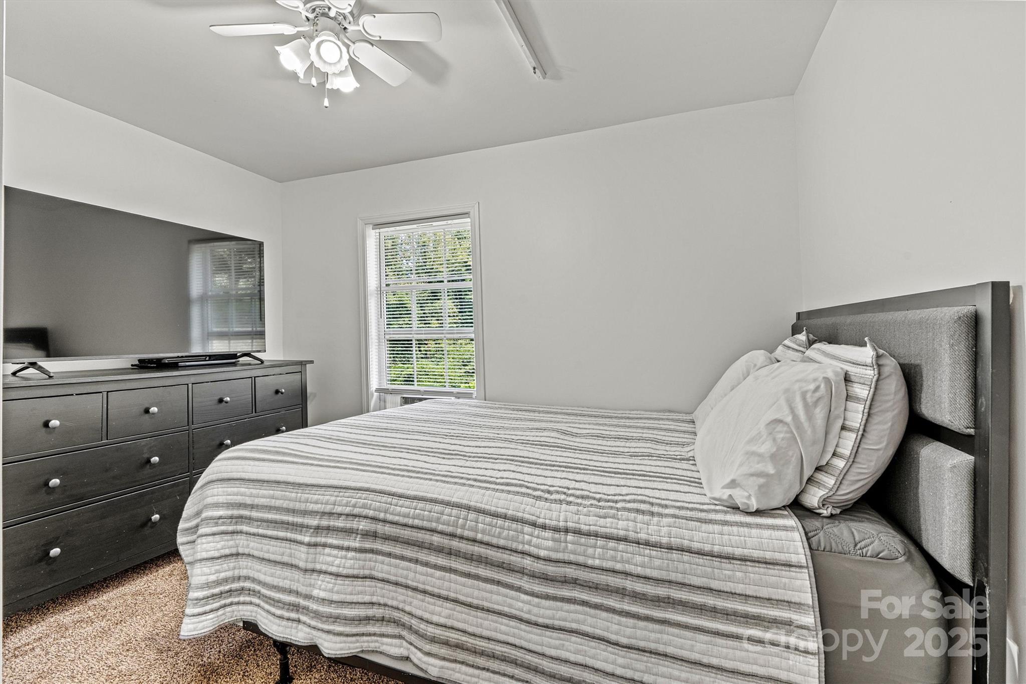 428 Folk Street NW