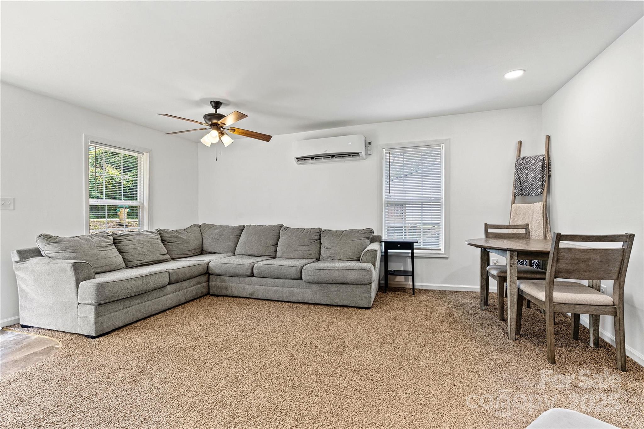 428 Folk Street NW
