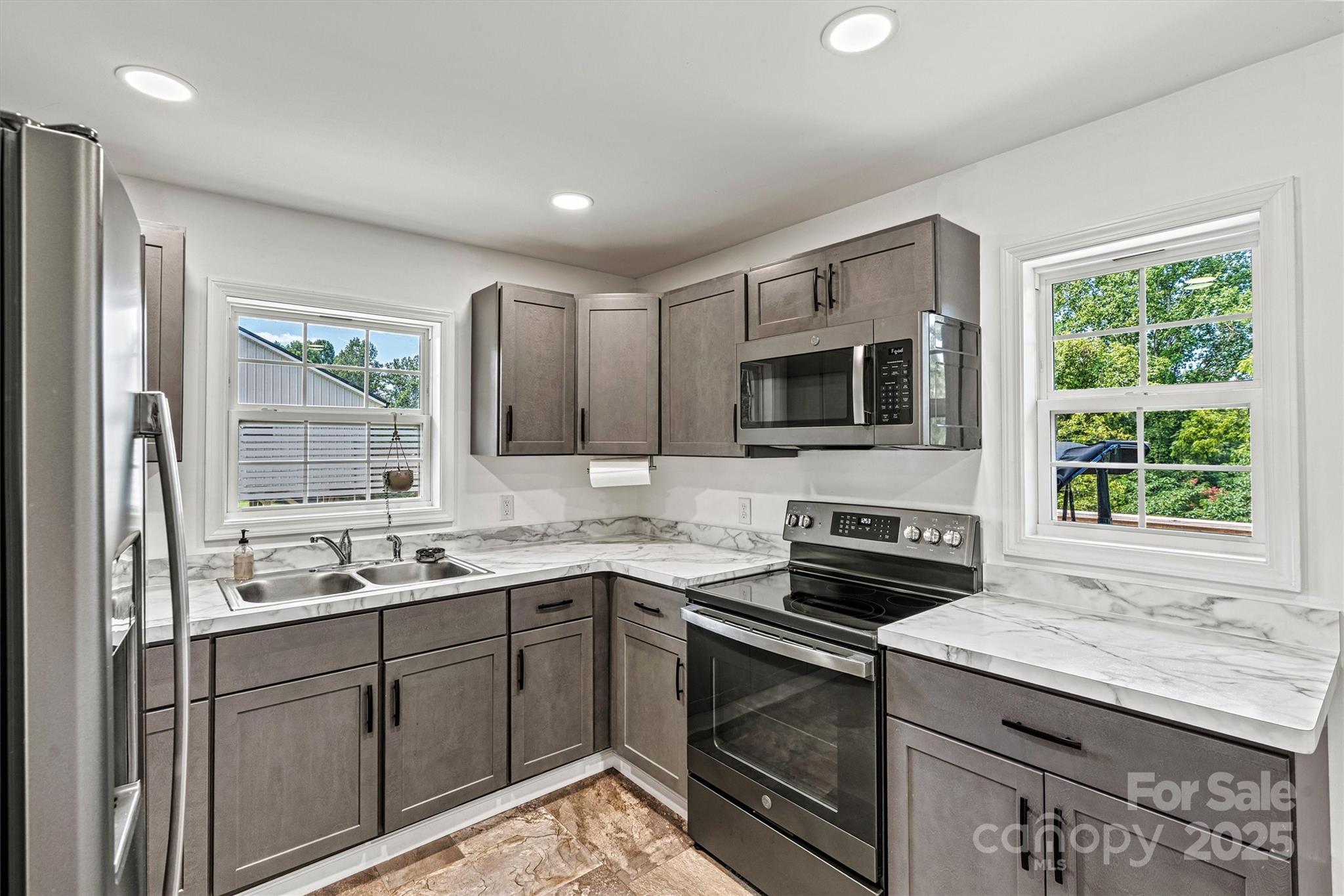 428 Folk Street NW