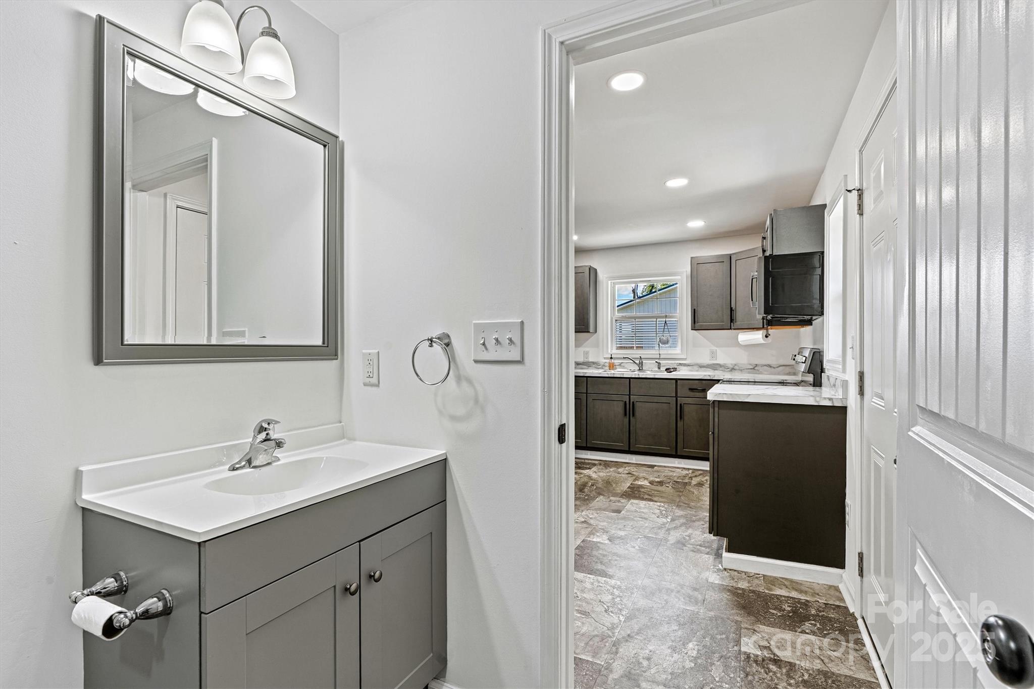428 Folk Street NW