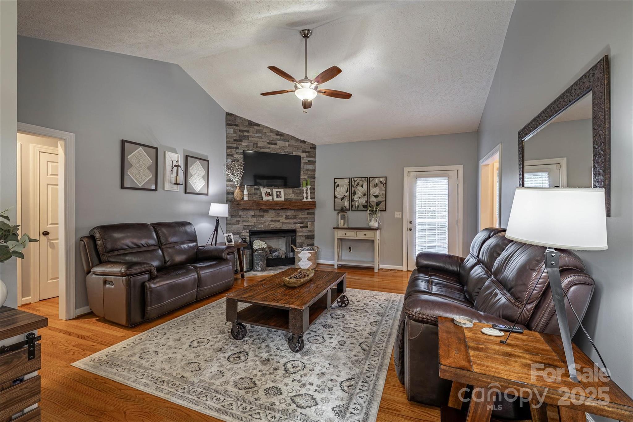11 Greenway Drive