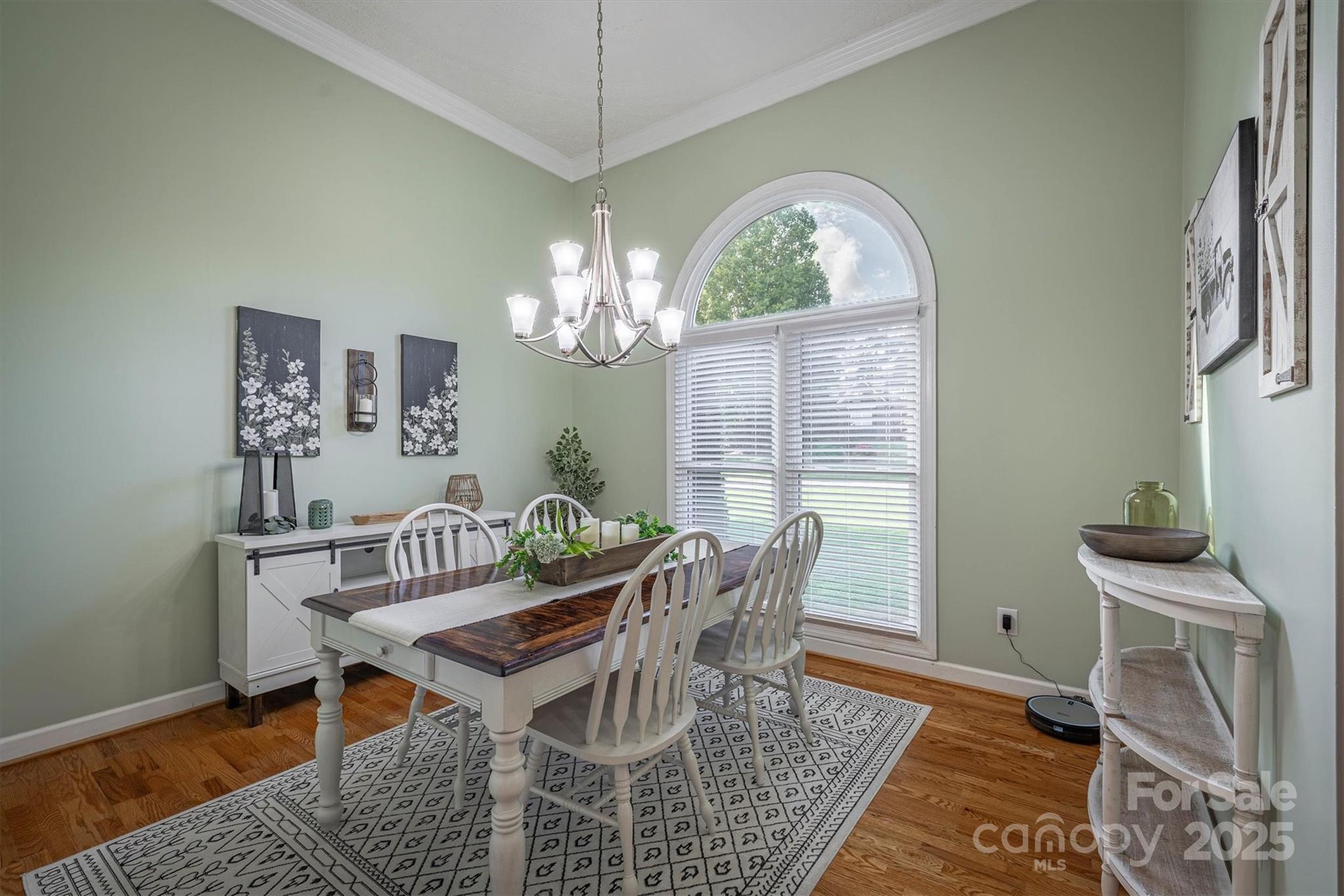 11 Greenway Drive