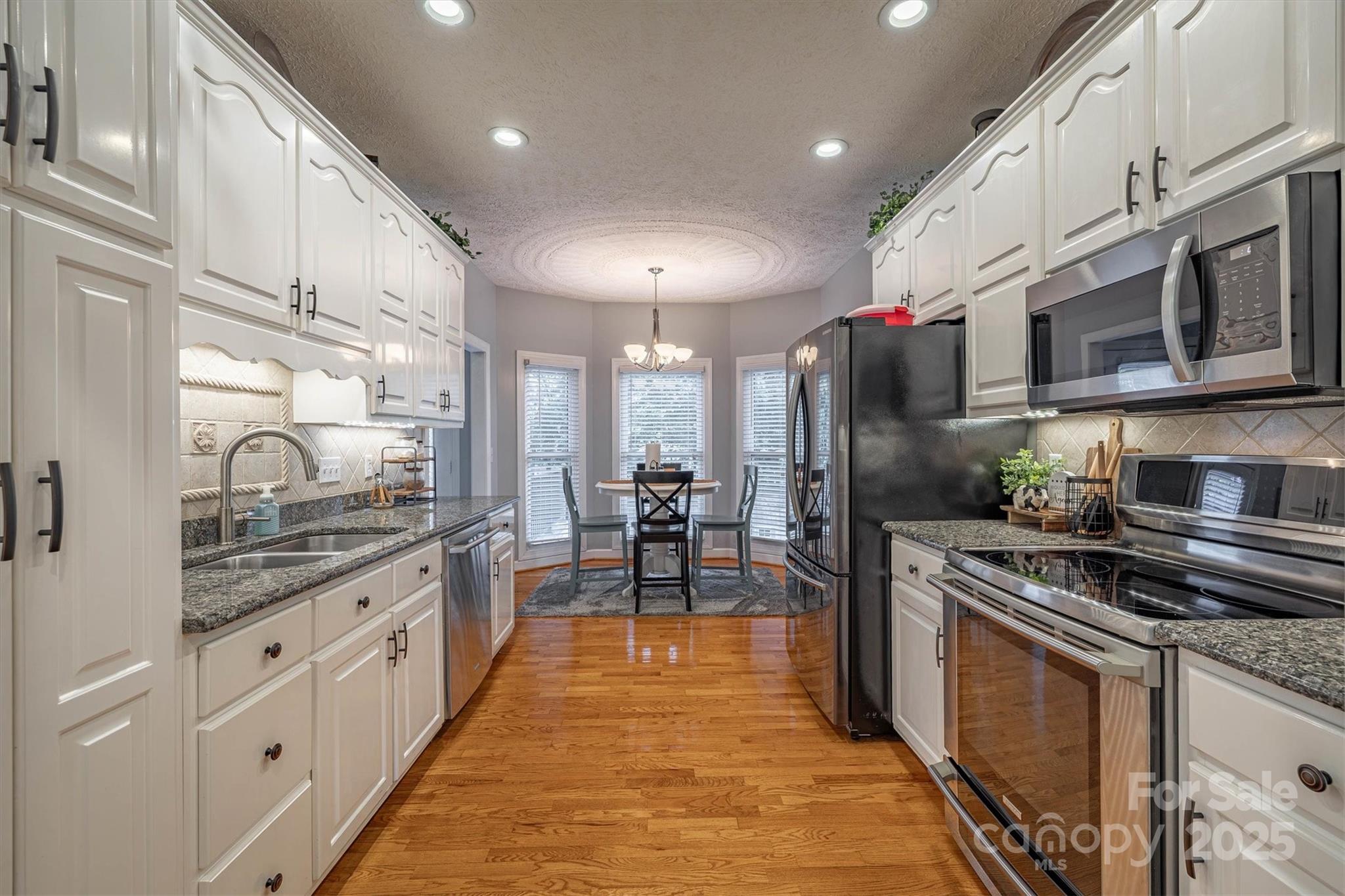 11 Greenway Drive