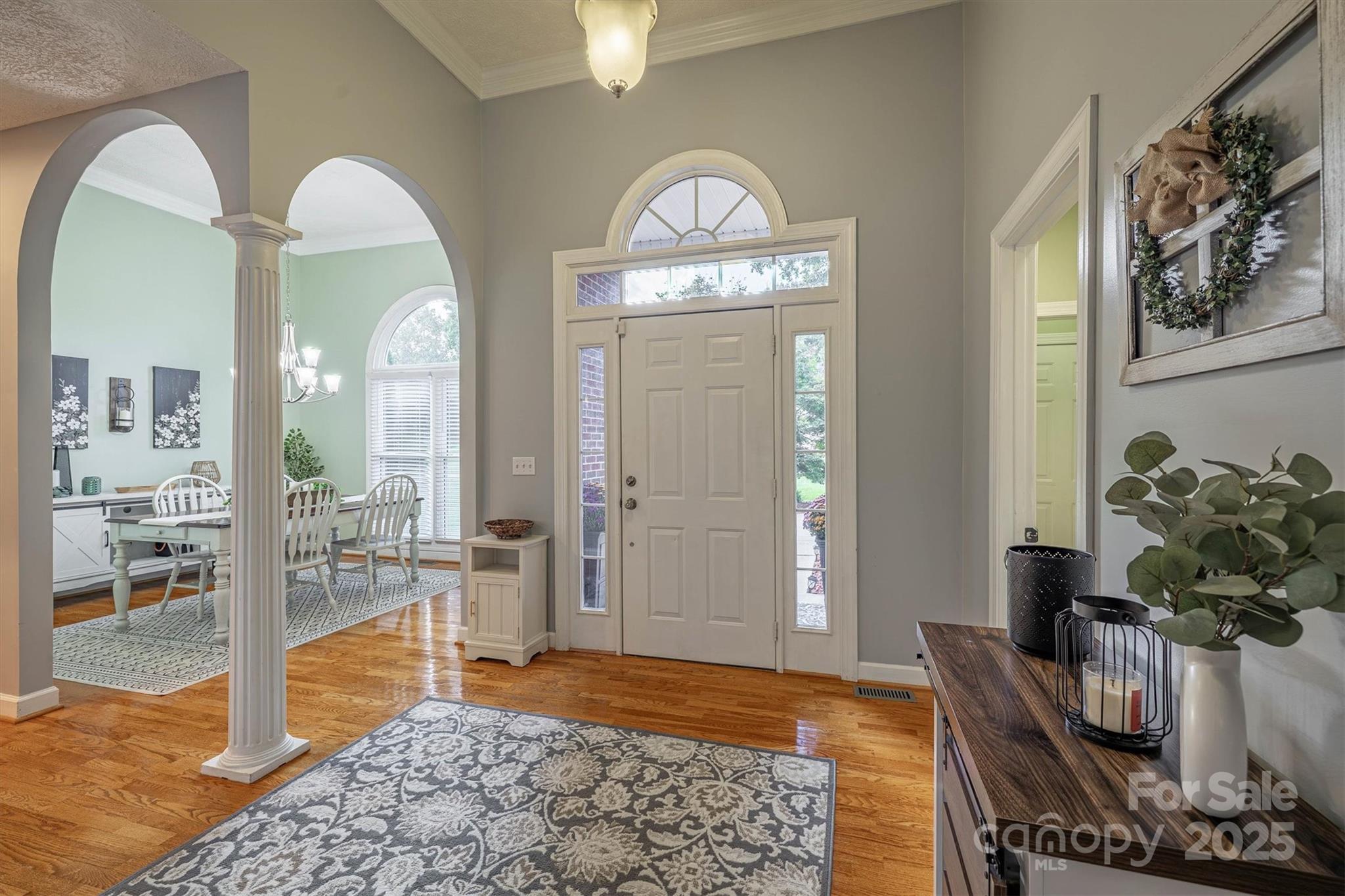 11 Greenway Drive