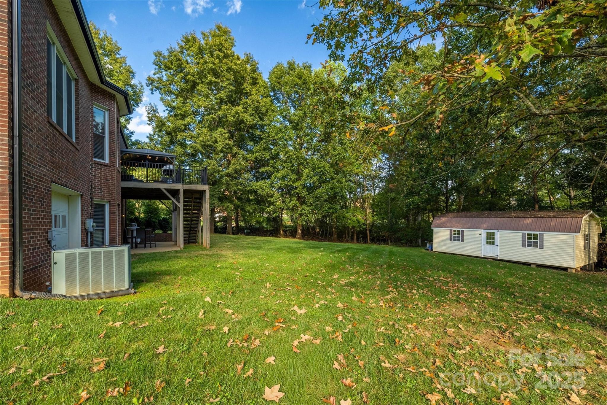 11 Greenway Drive