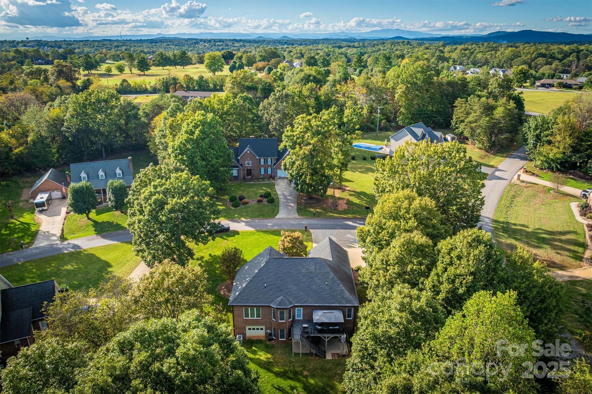 11 Greenway Drive