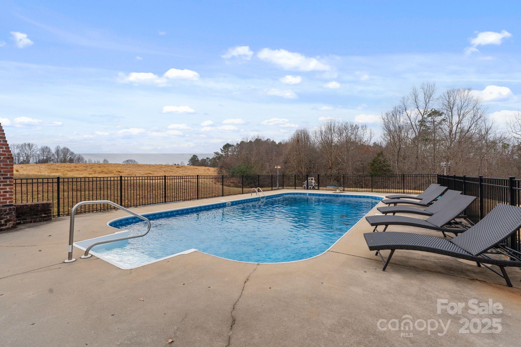 241 Taylor Circle