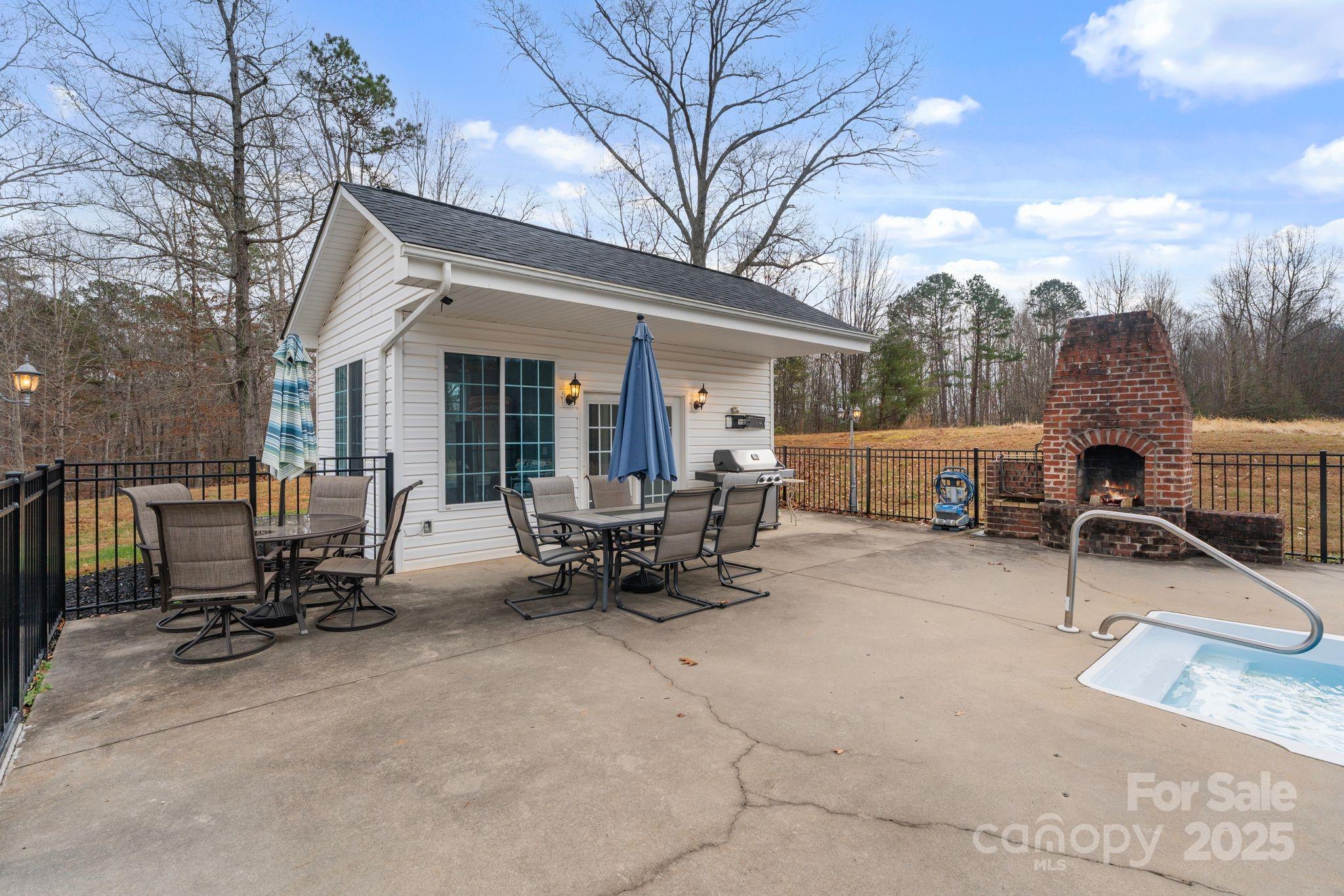 241 Taylor Circle