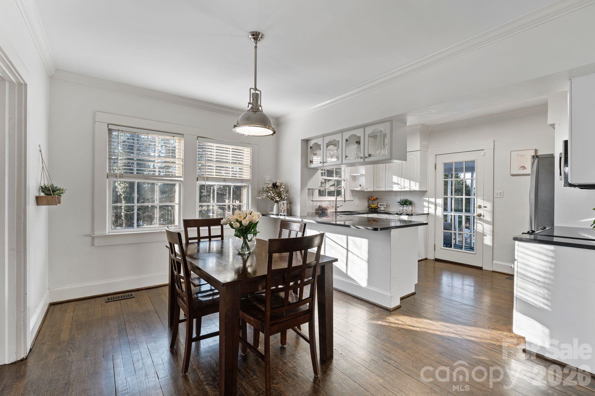 26 6TH Avenue NW