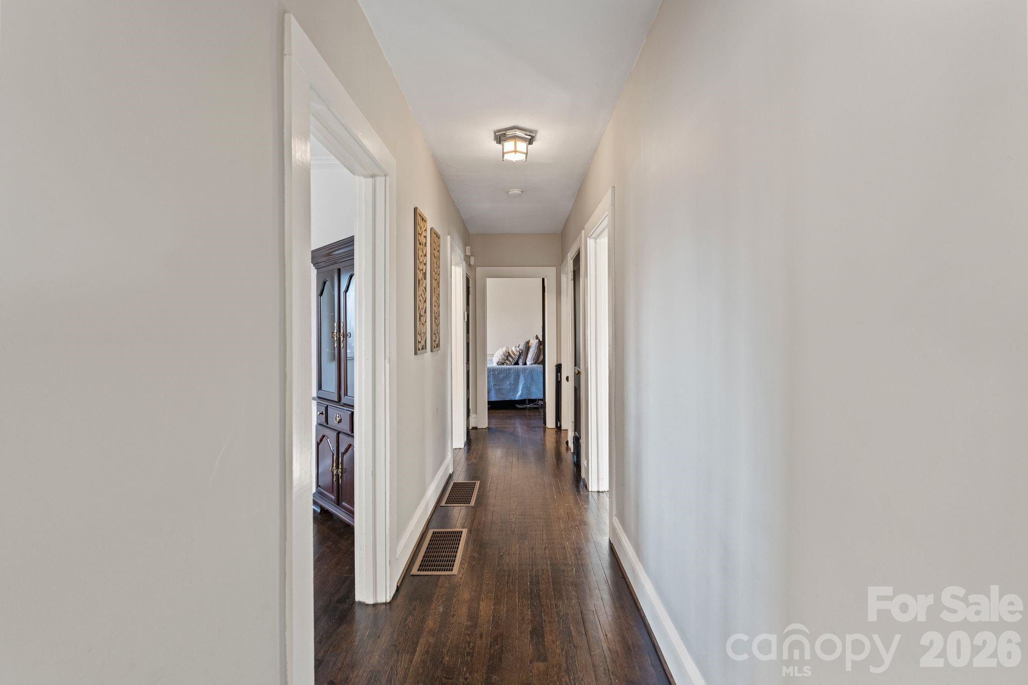 26 6TH Avenue NW