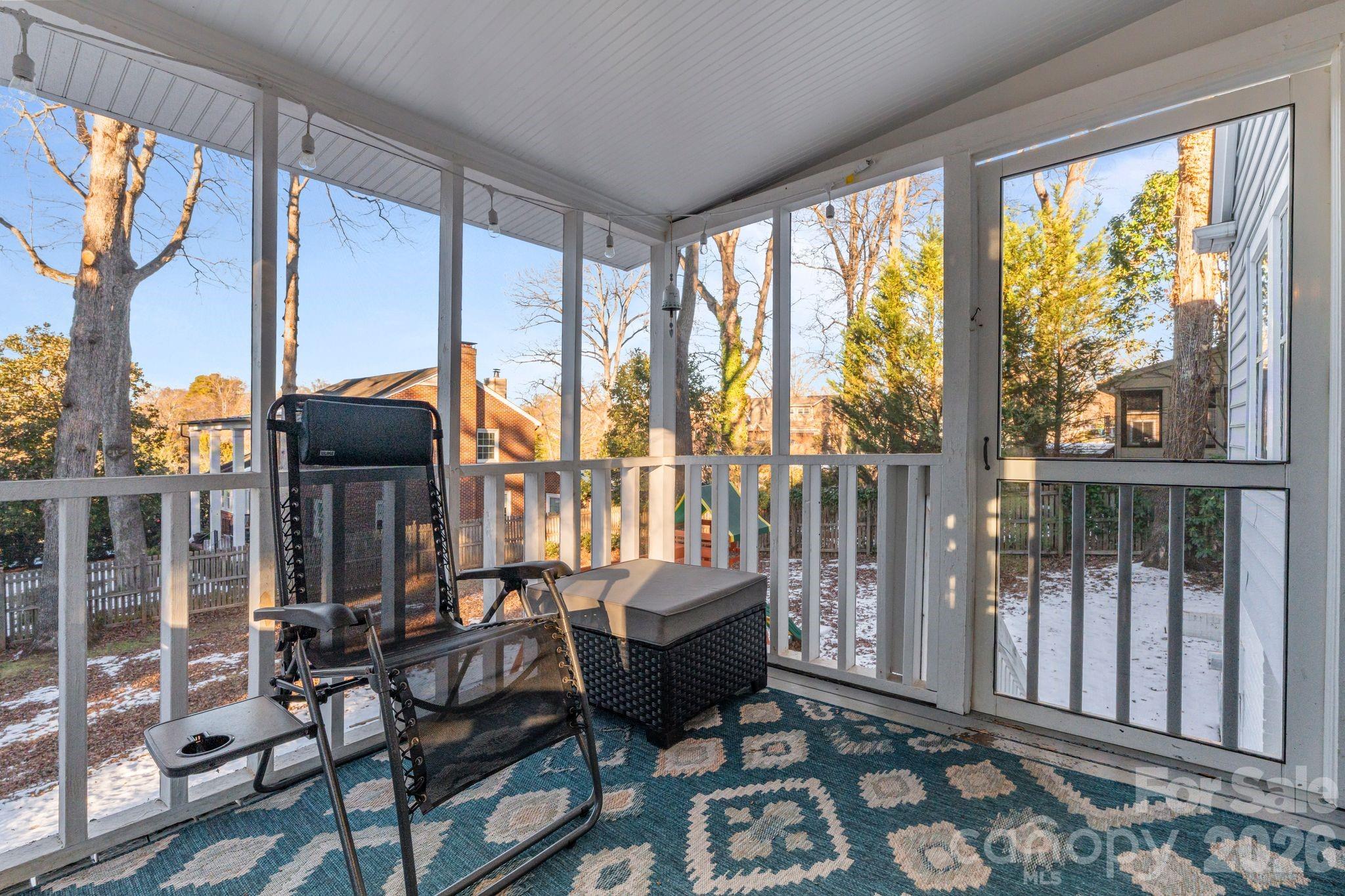 26 6TH Avenue NW