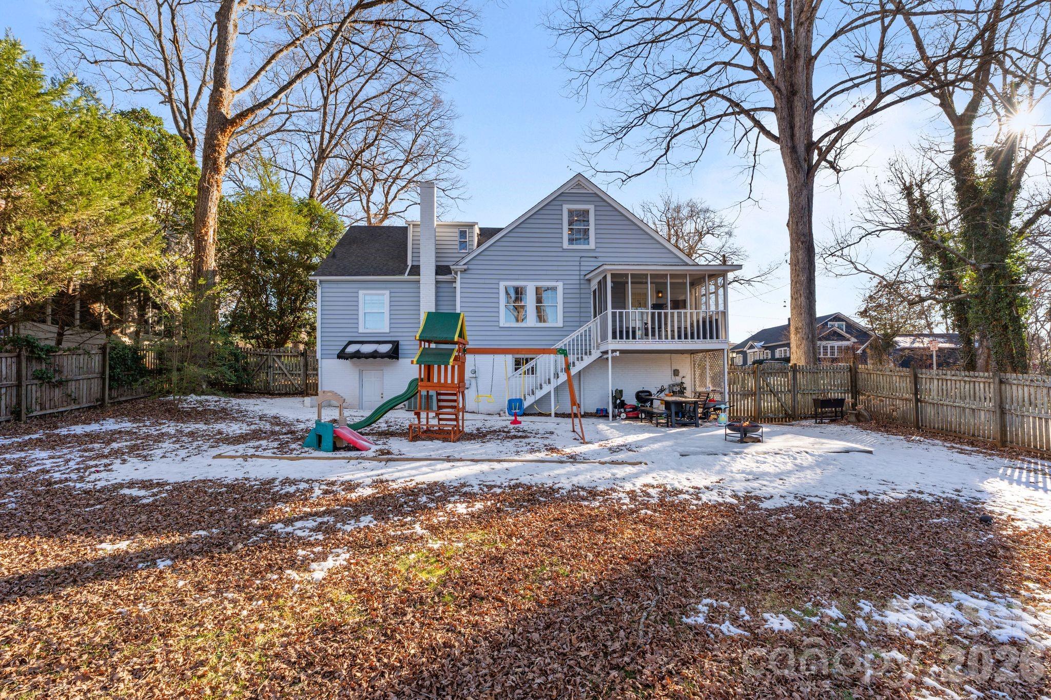 26 6TH Avenue NW