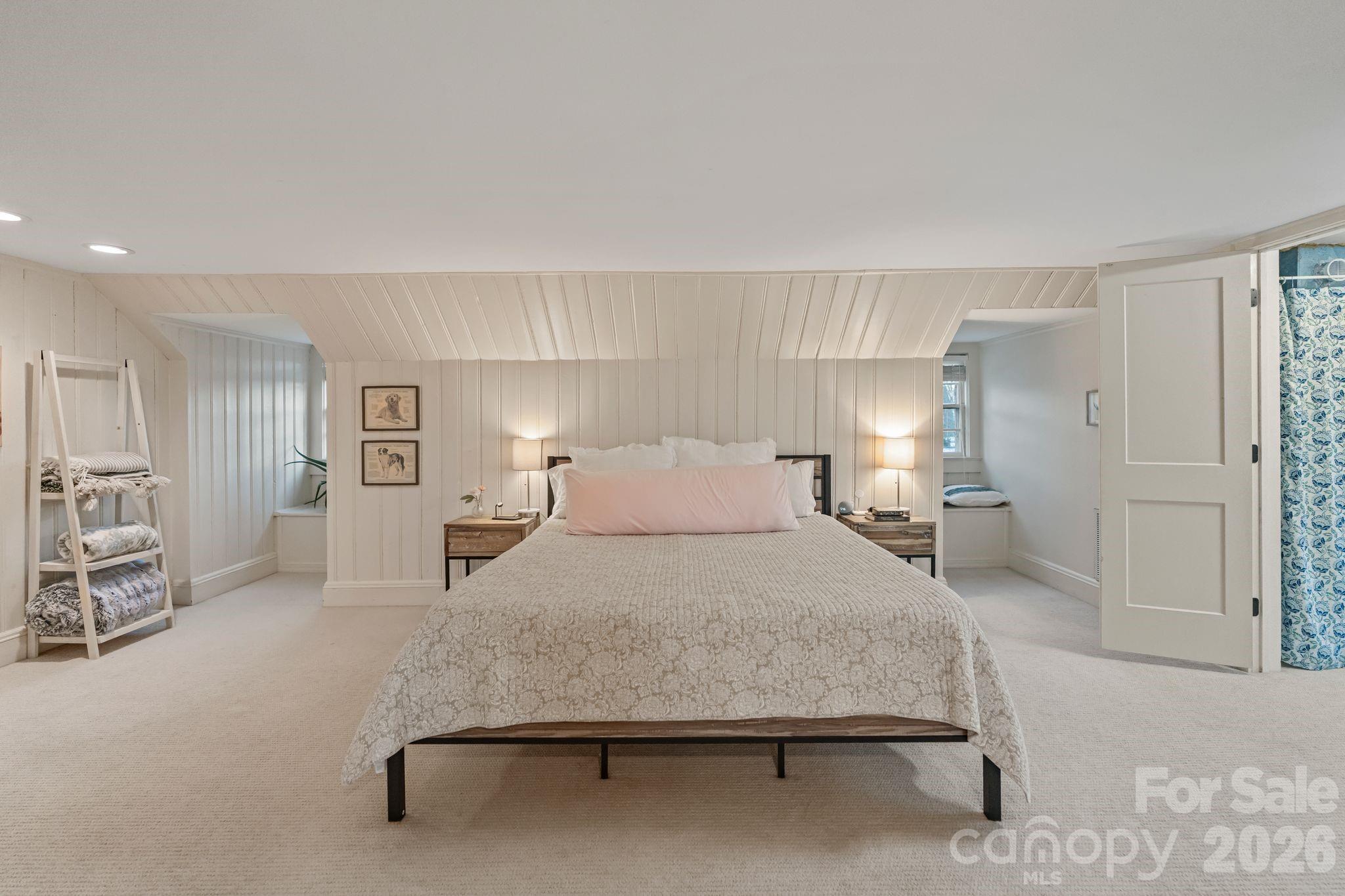 26 6TH Avenue NW