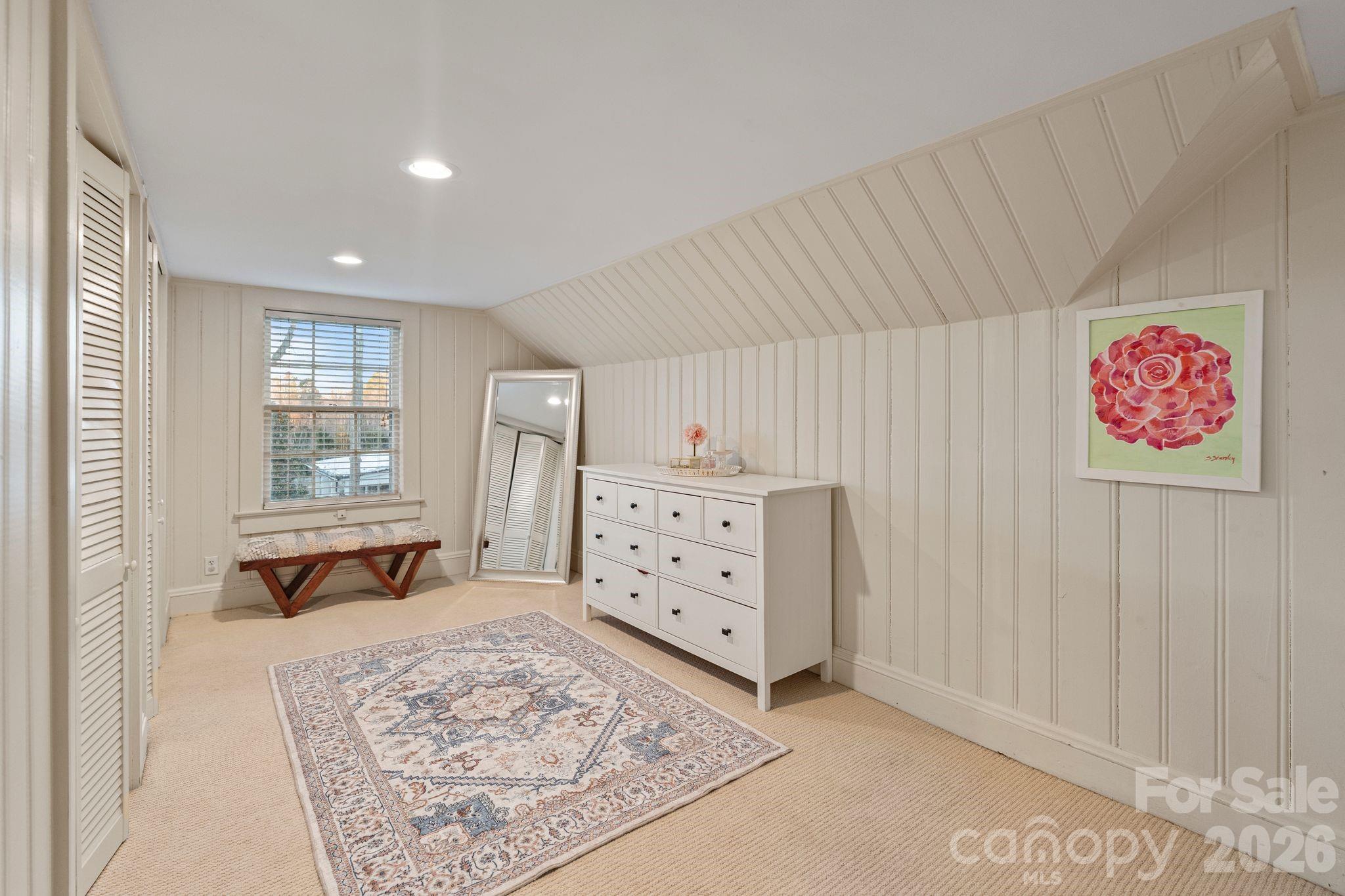 26 6TH Avenue NW