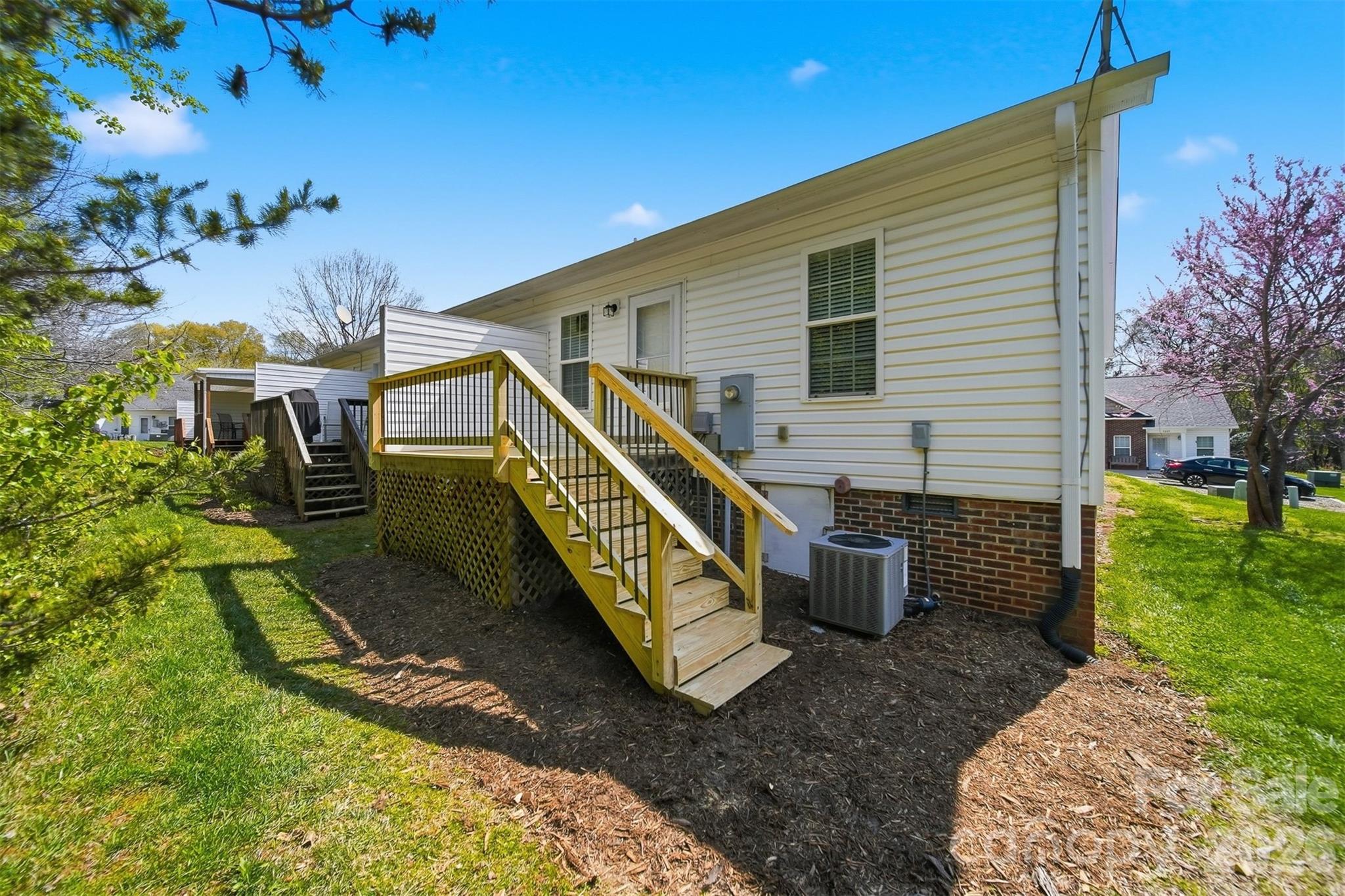1662 Golden Cedar Lane