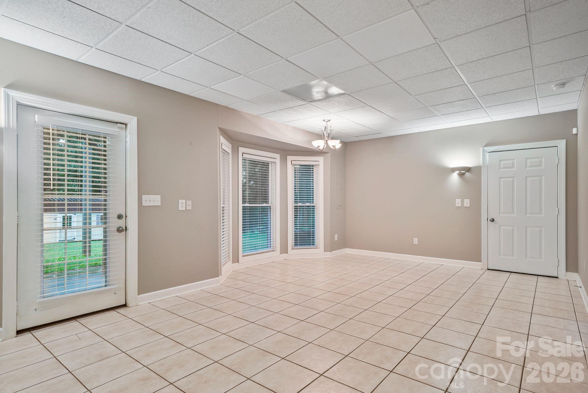 11 Greenway Drive