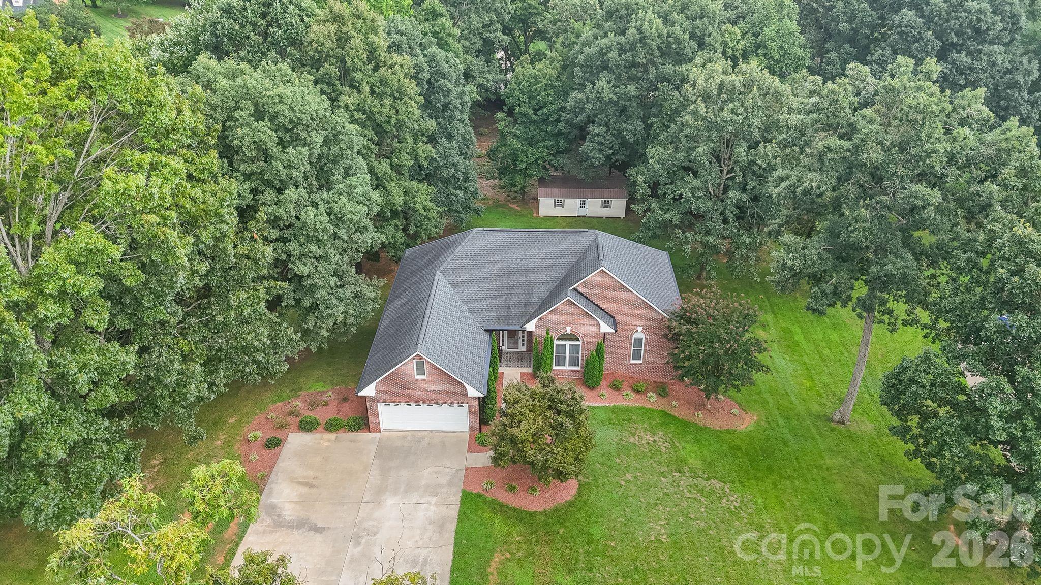 11 Greenway Drive