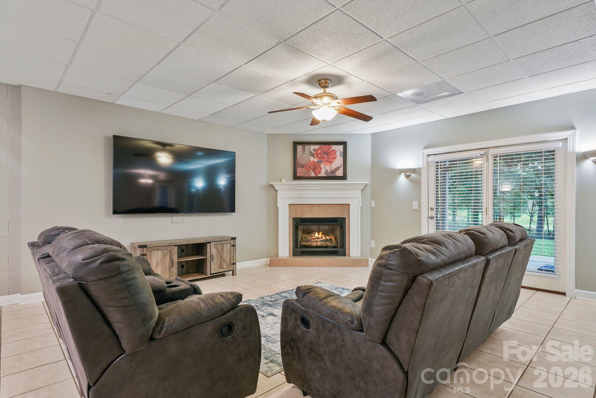 11 Greenway Drive