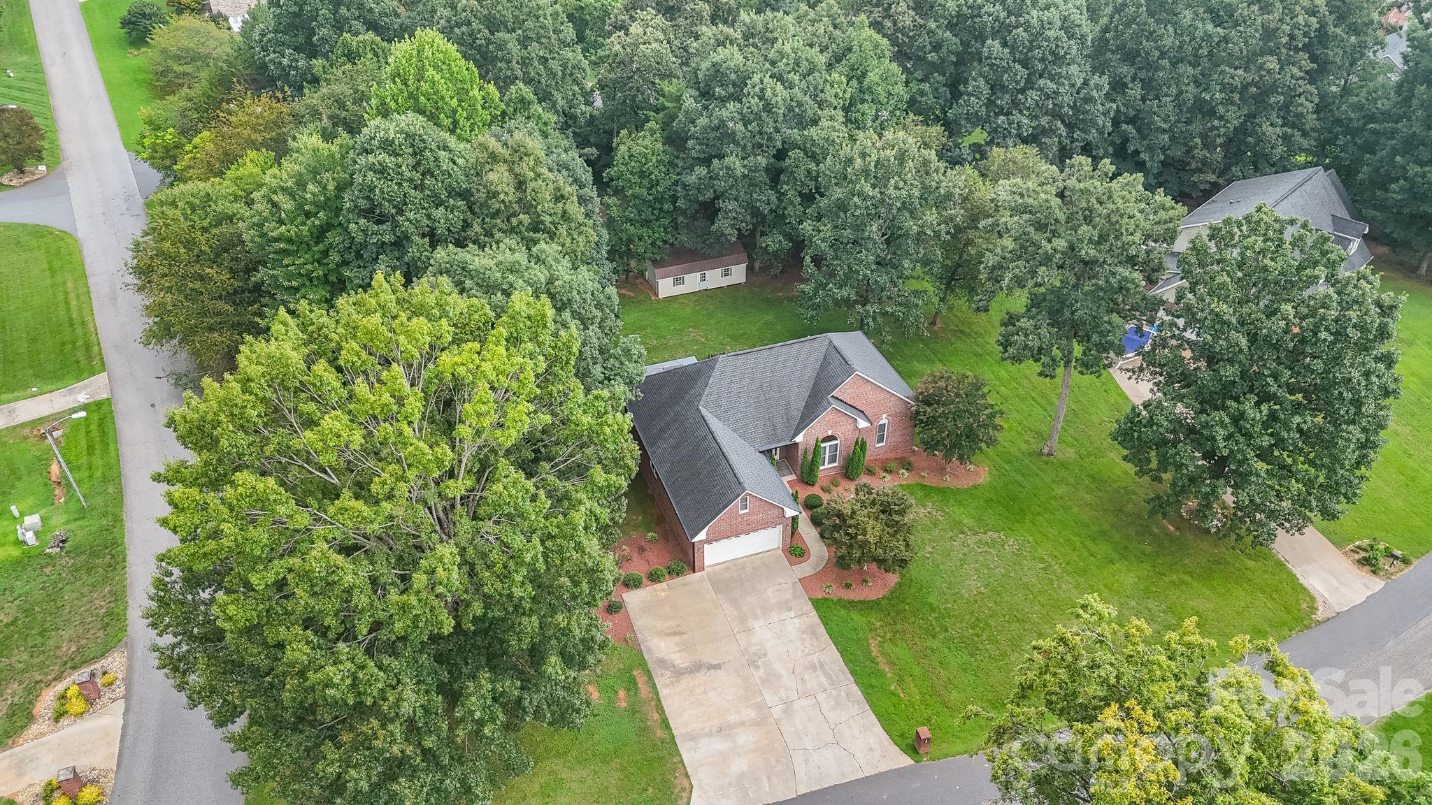 11 Greenway Drive