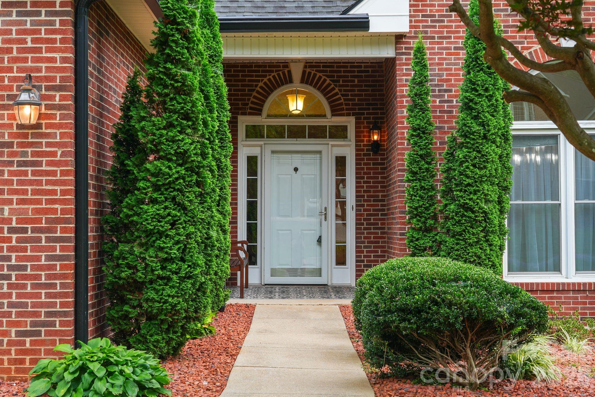 11 Greenway Drive
