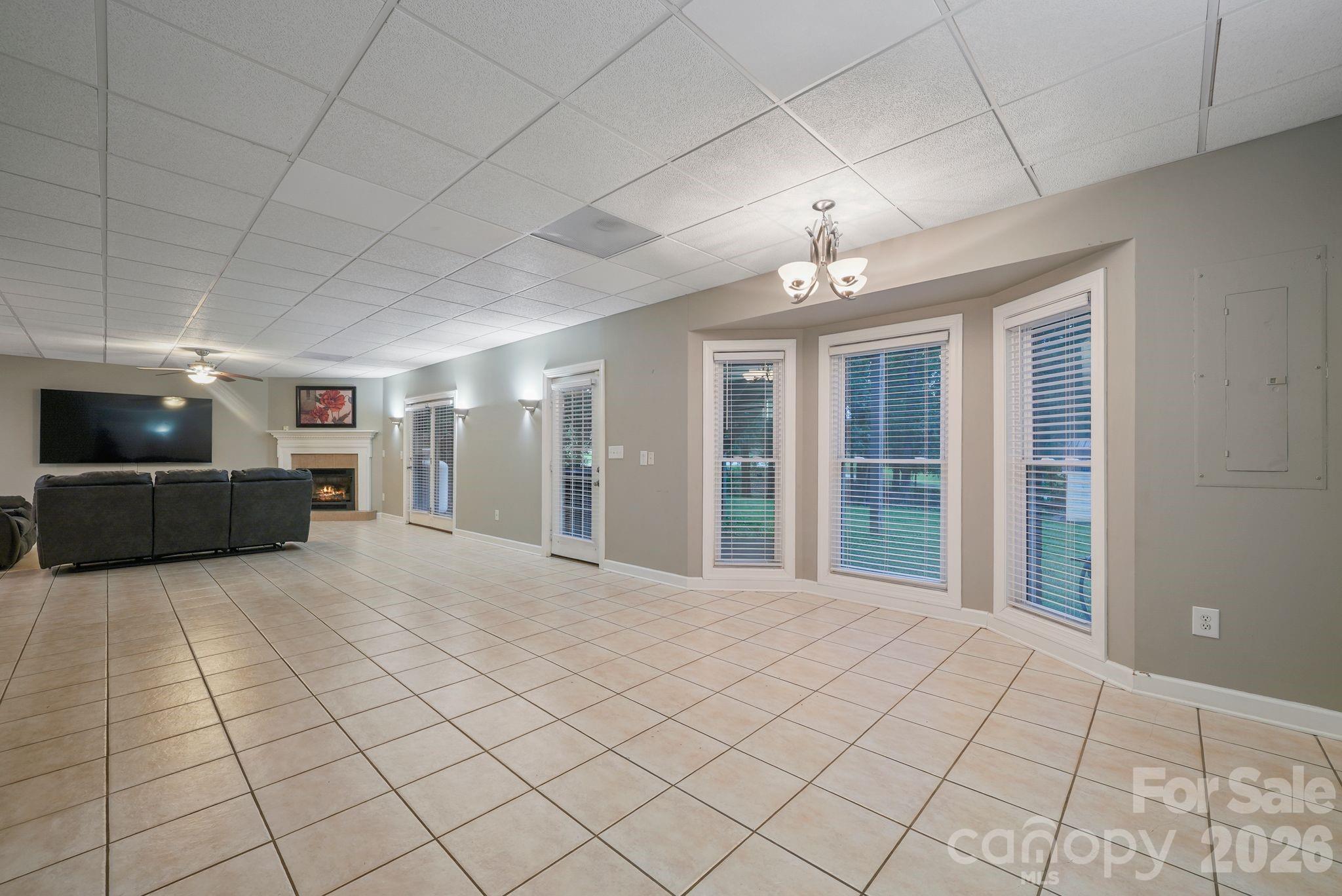 11 Greenway Drive