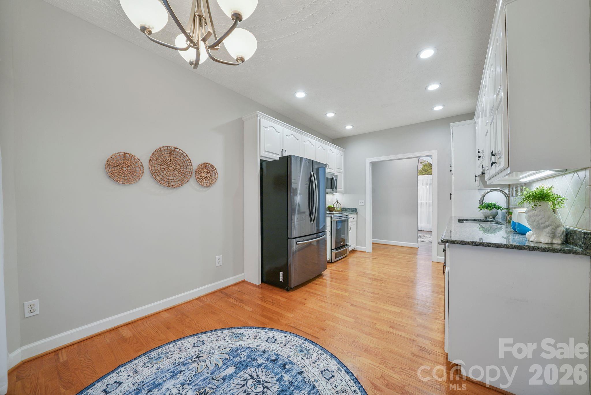 11 Greenway Drive