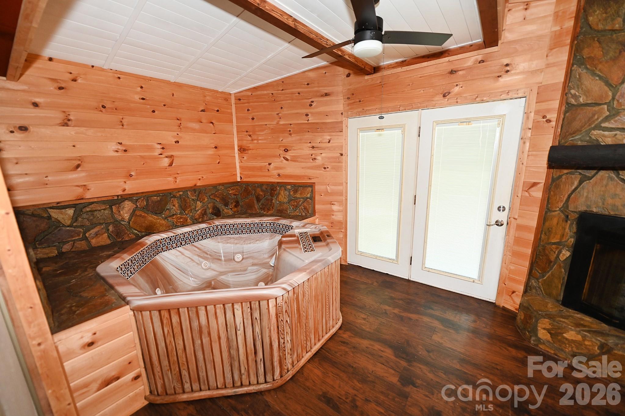 5190 Hidden Acres Lane
