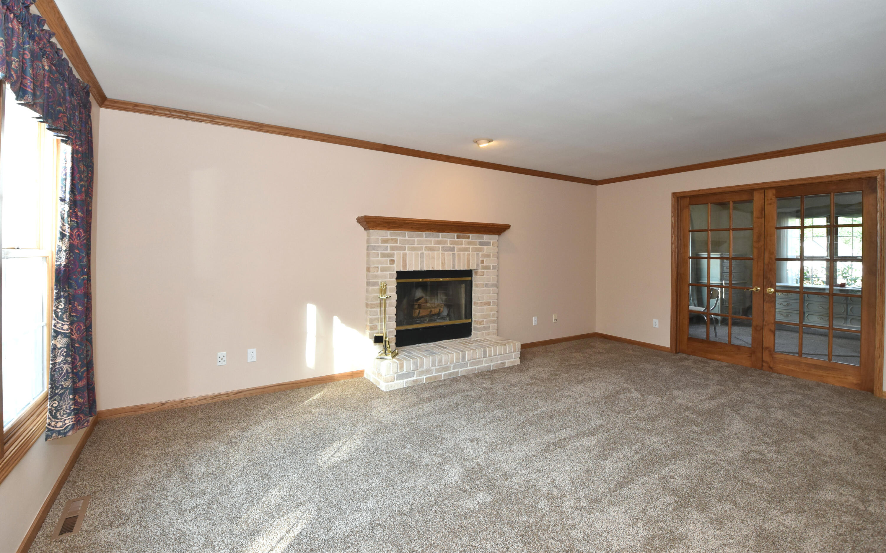 841 Lynnewood Dr
