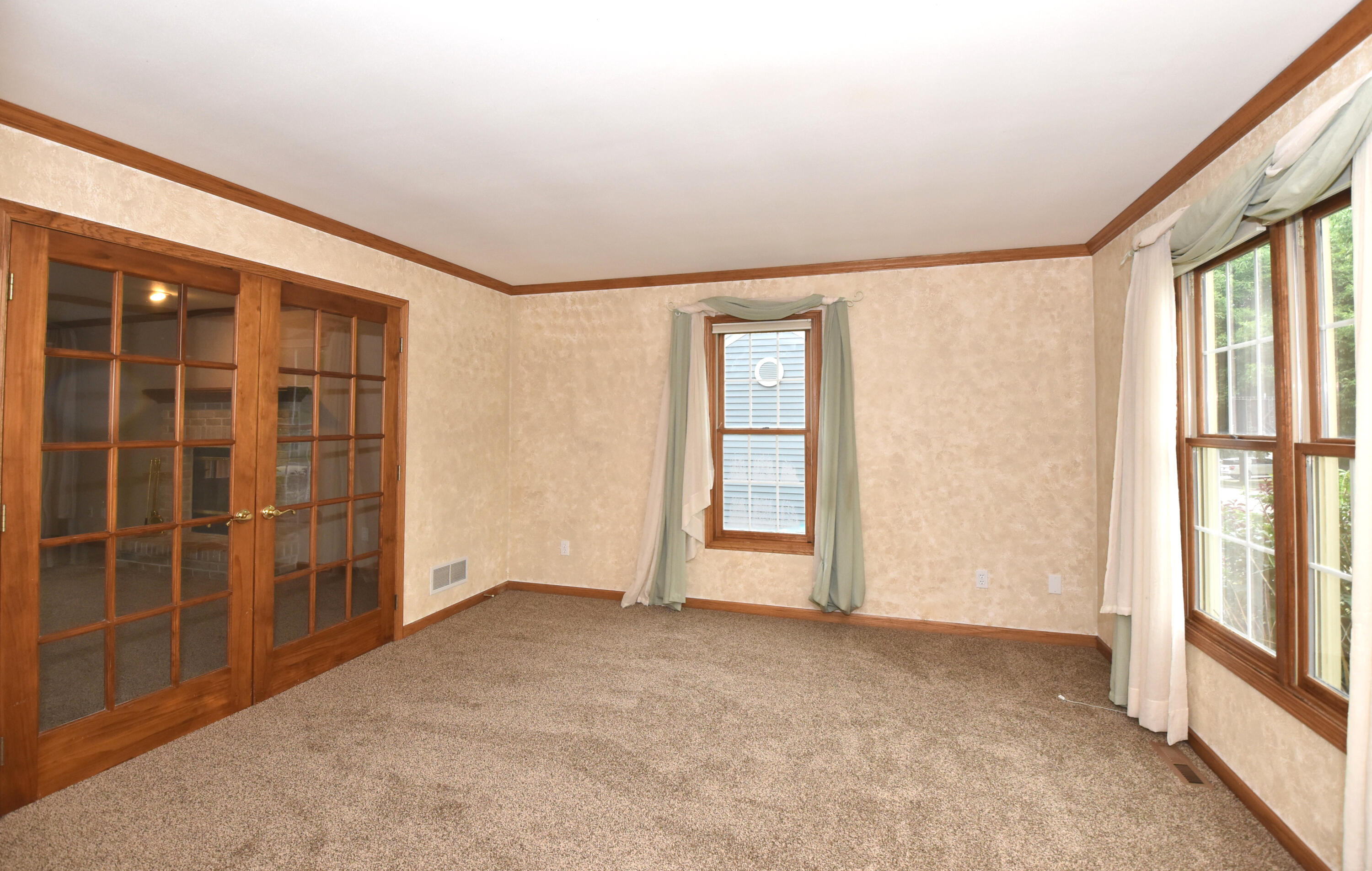 841 Lynnewood Dr