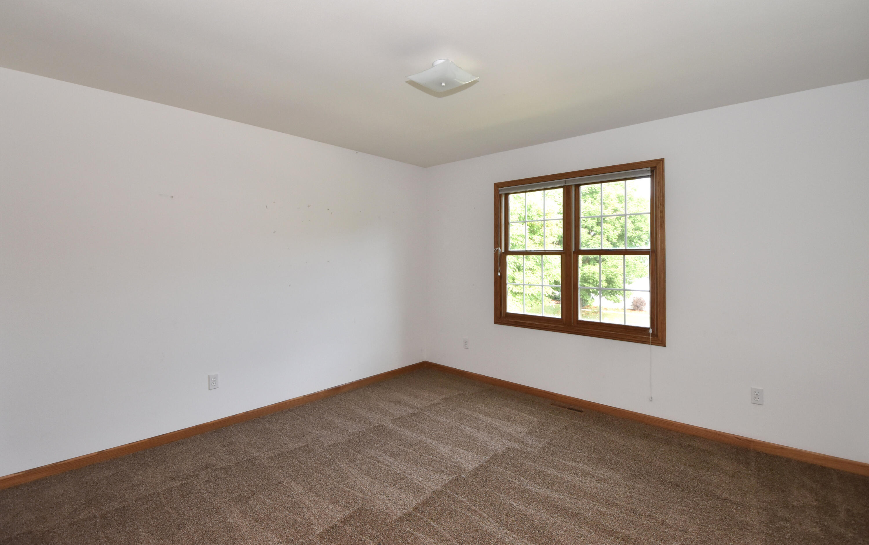 841 Lynnewood Dr