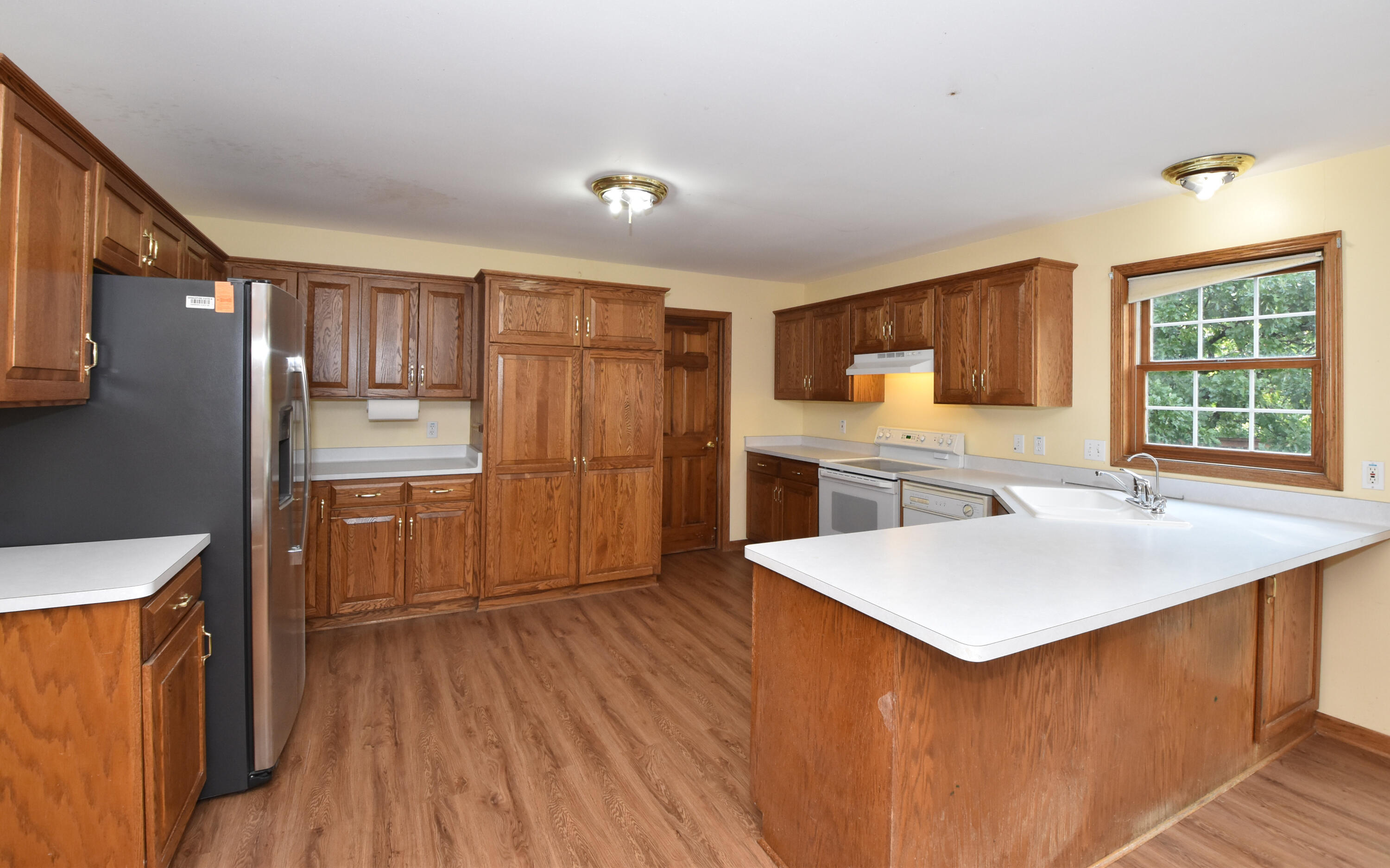 841 Lynnewood Dr