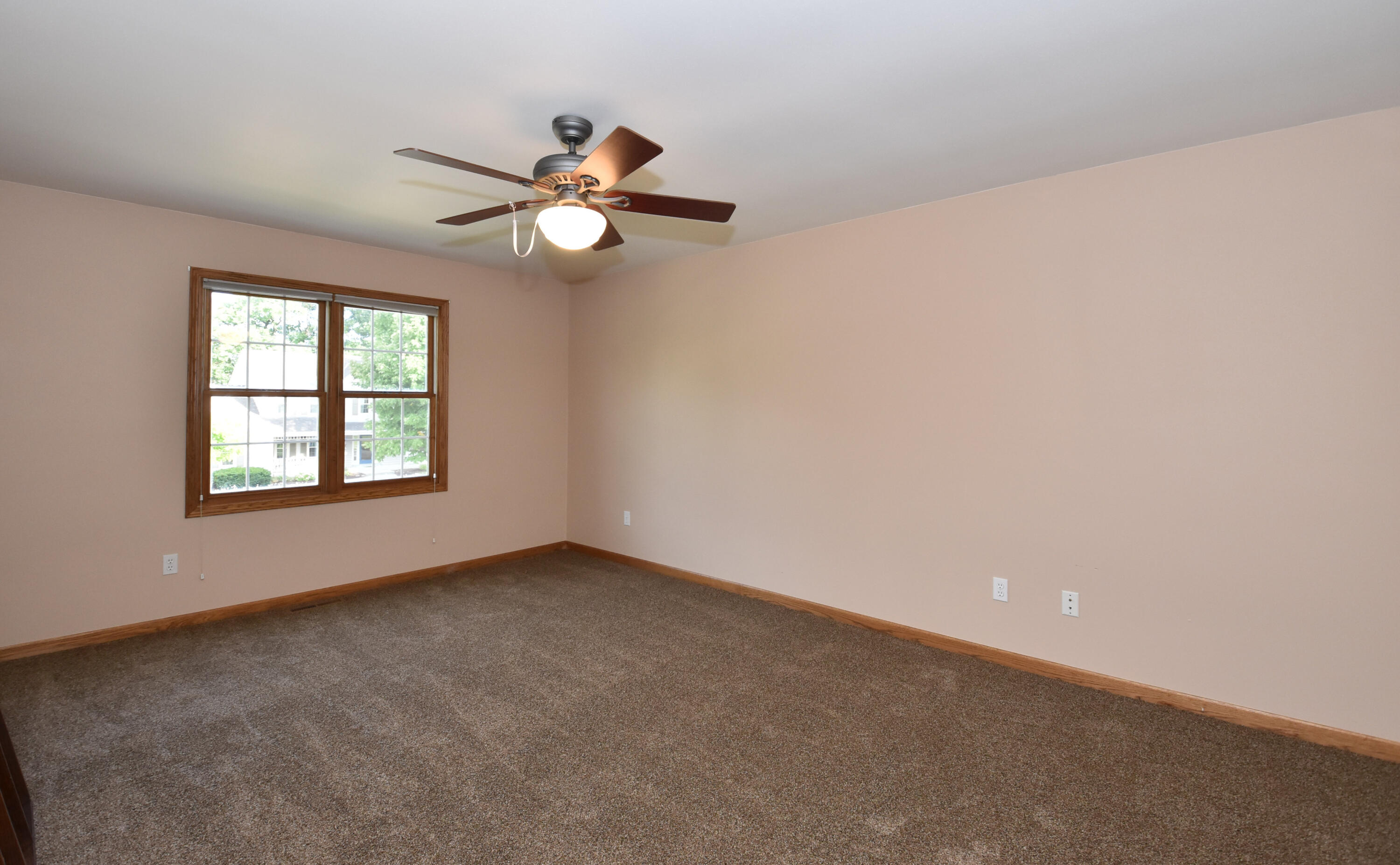 841 Lynnewood Dr
