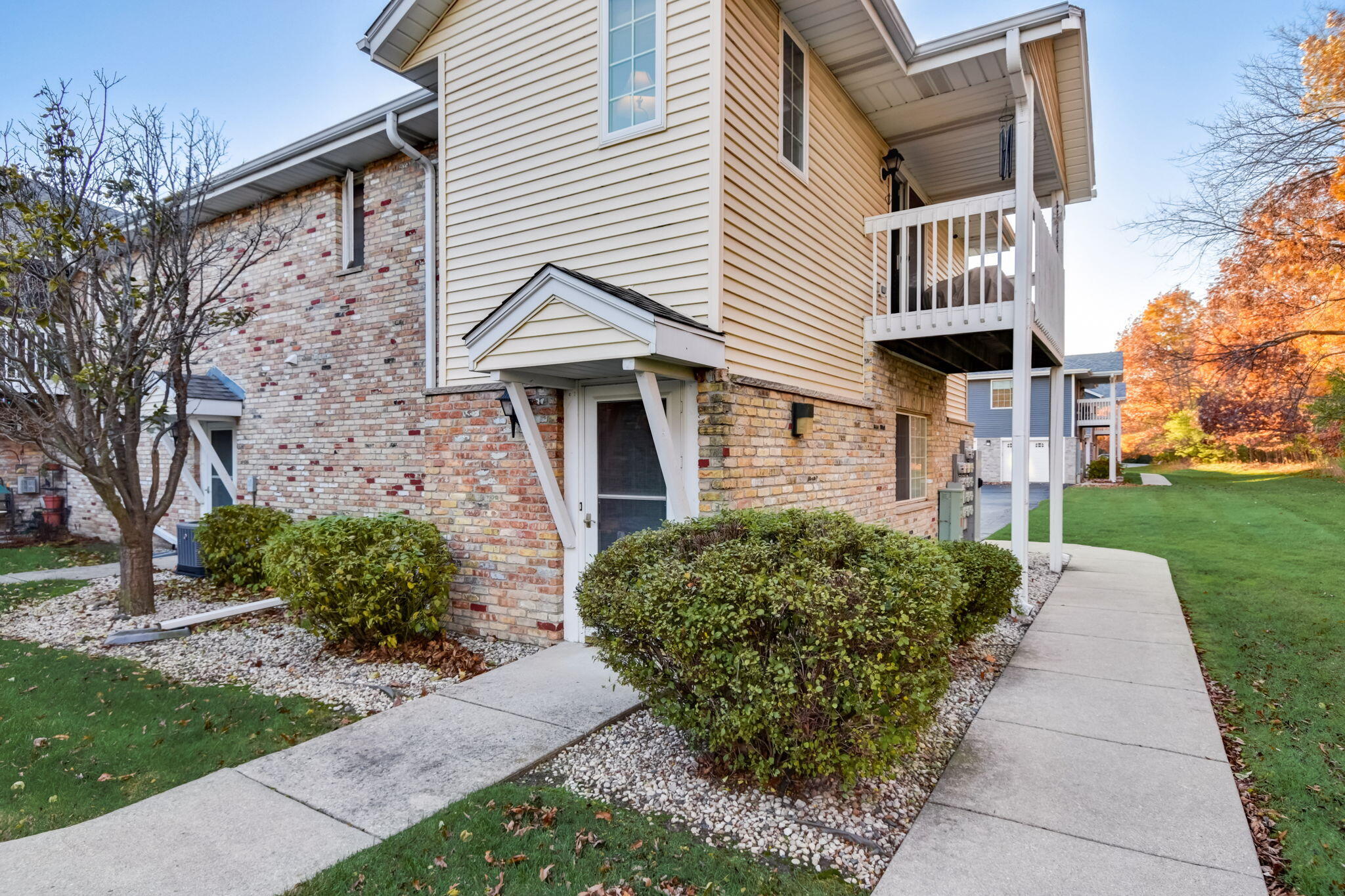 330 W Aspen Dr 12