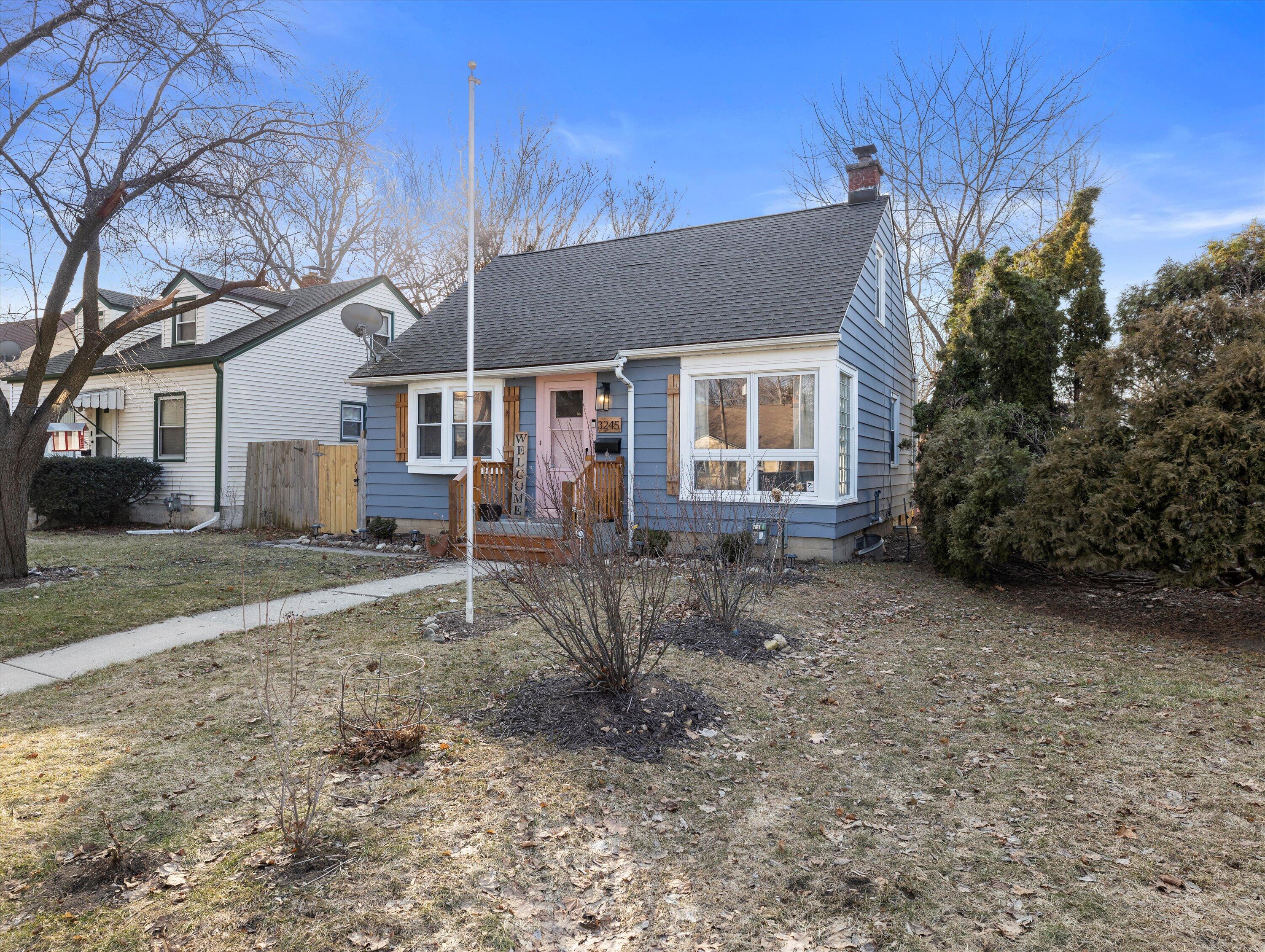 3245 N 78th St