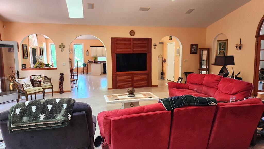 W4545 Center St