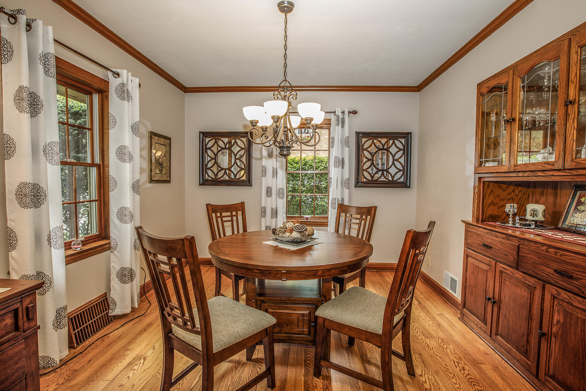 305 Fairview Ave